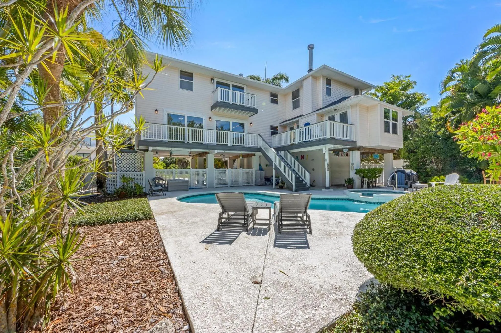 Tarpon Pointe