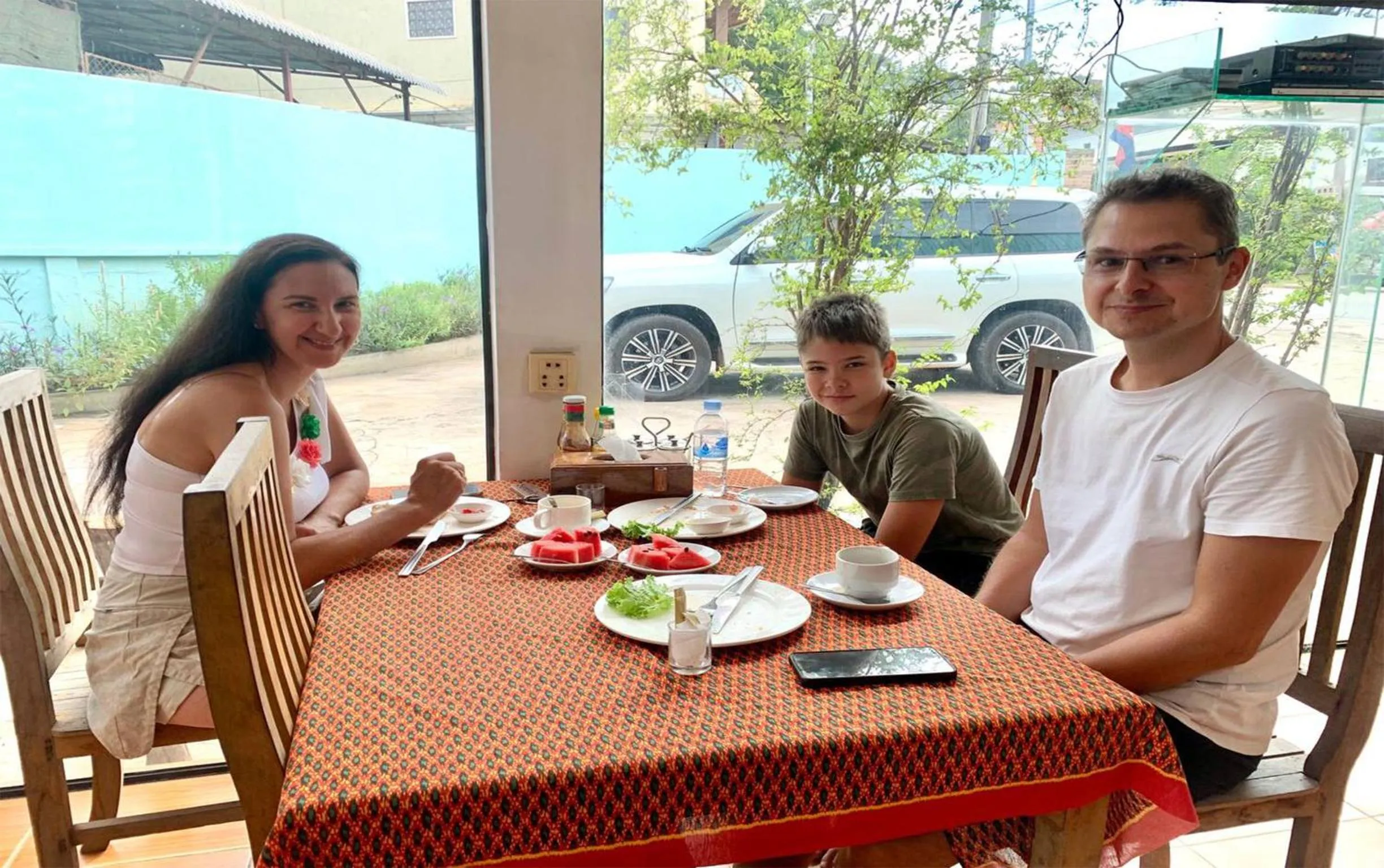 Restaurant/places to eat in Blossoming Romduol Boutique