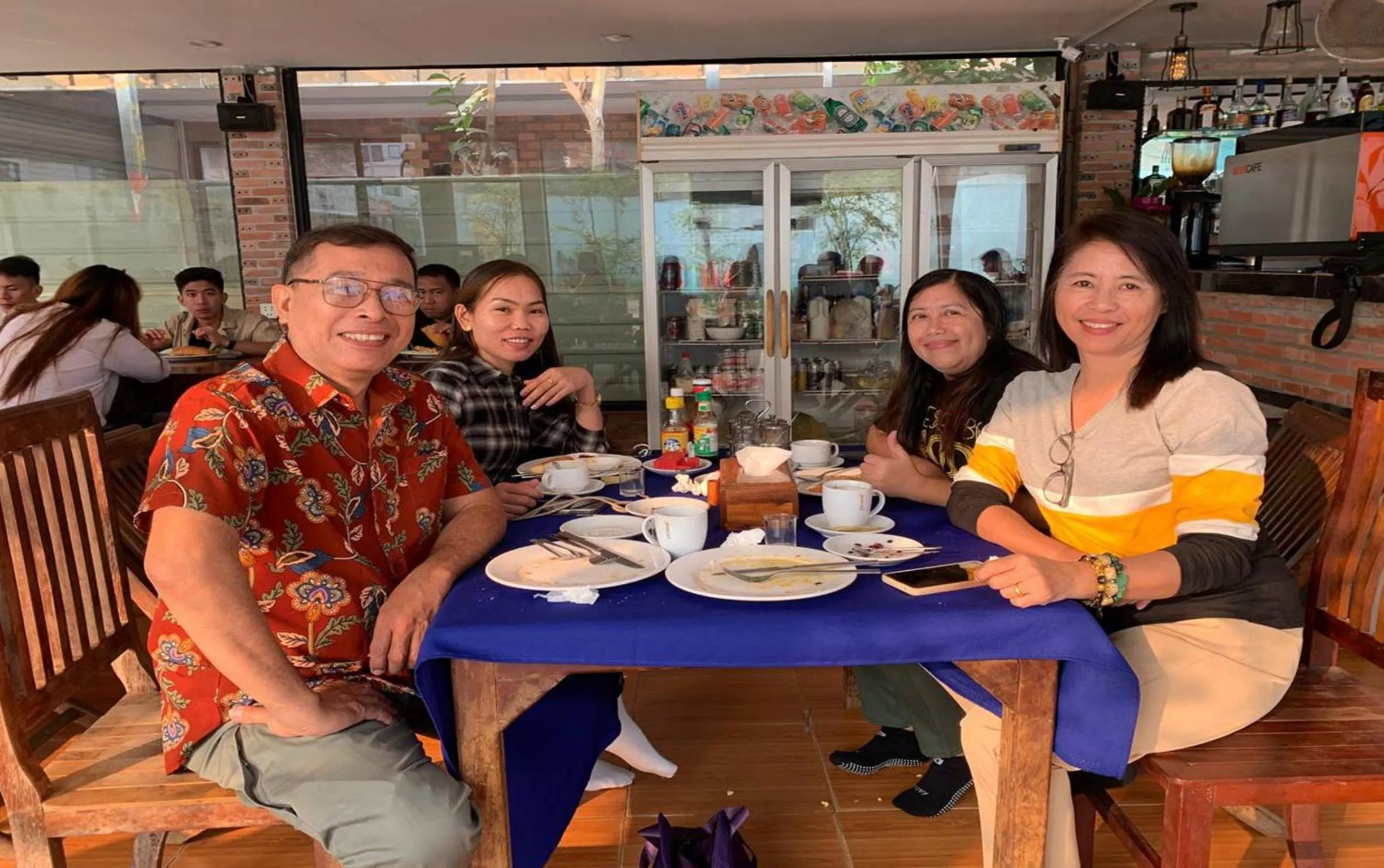 Restaurant/places to eat in Blossoming Romduol Boutique