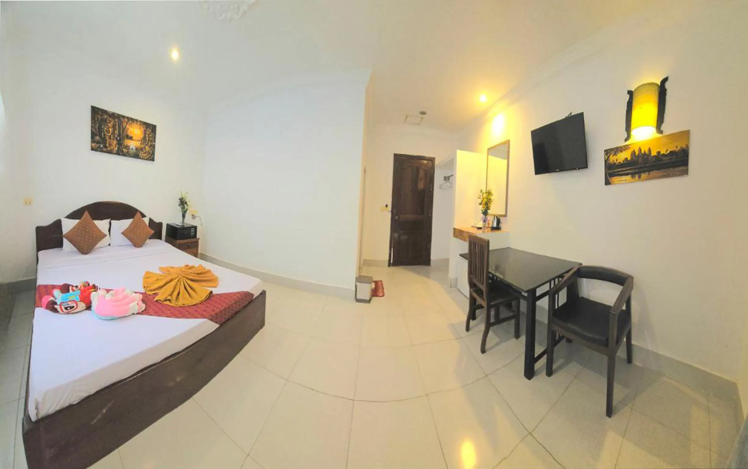 room service, Bed in Blossoming Romduol Boutique