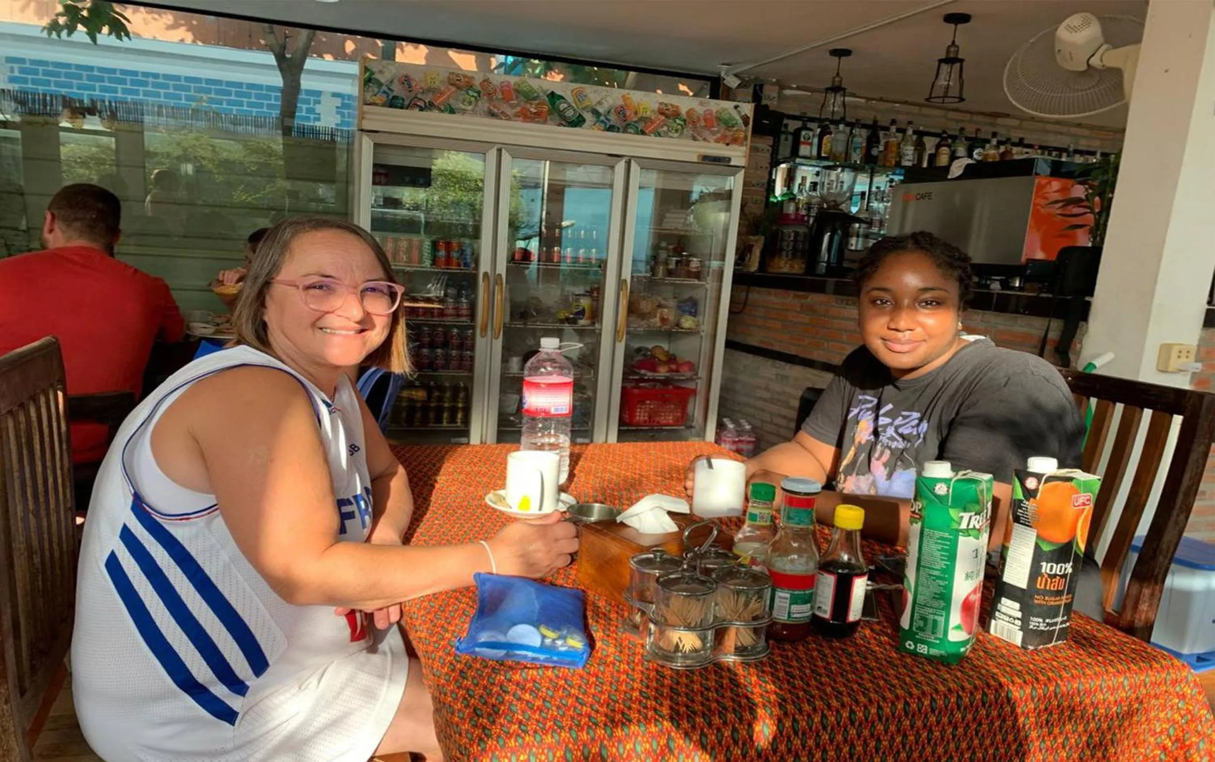 Restaurant/places to eat in Blossoming Romduol Boutique