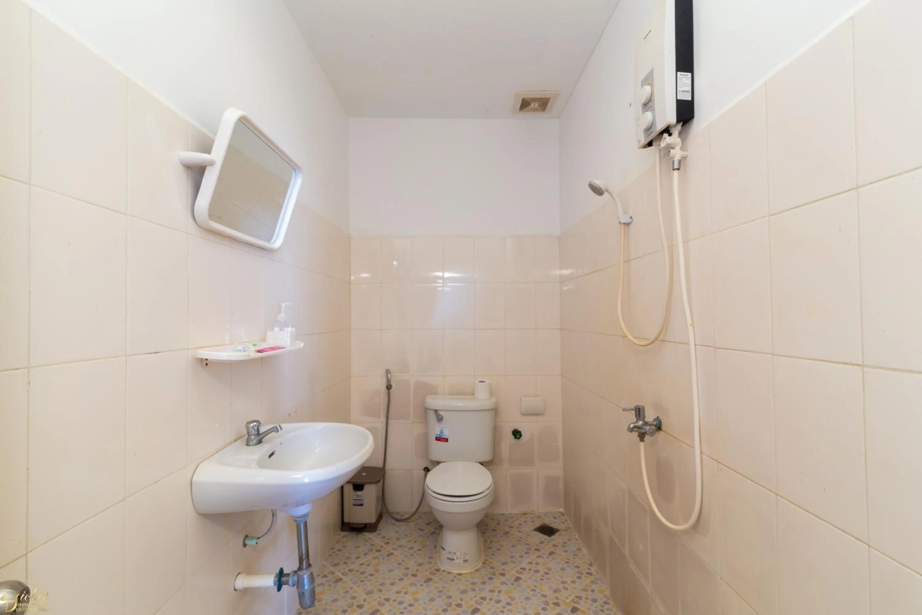 Bathroom in Blossoming Romduol Boutique