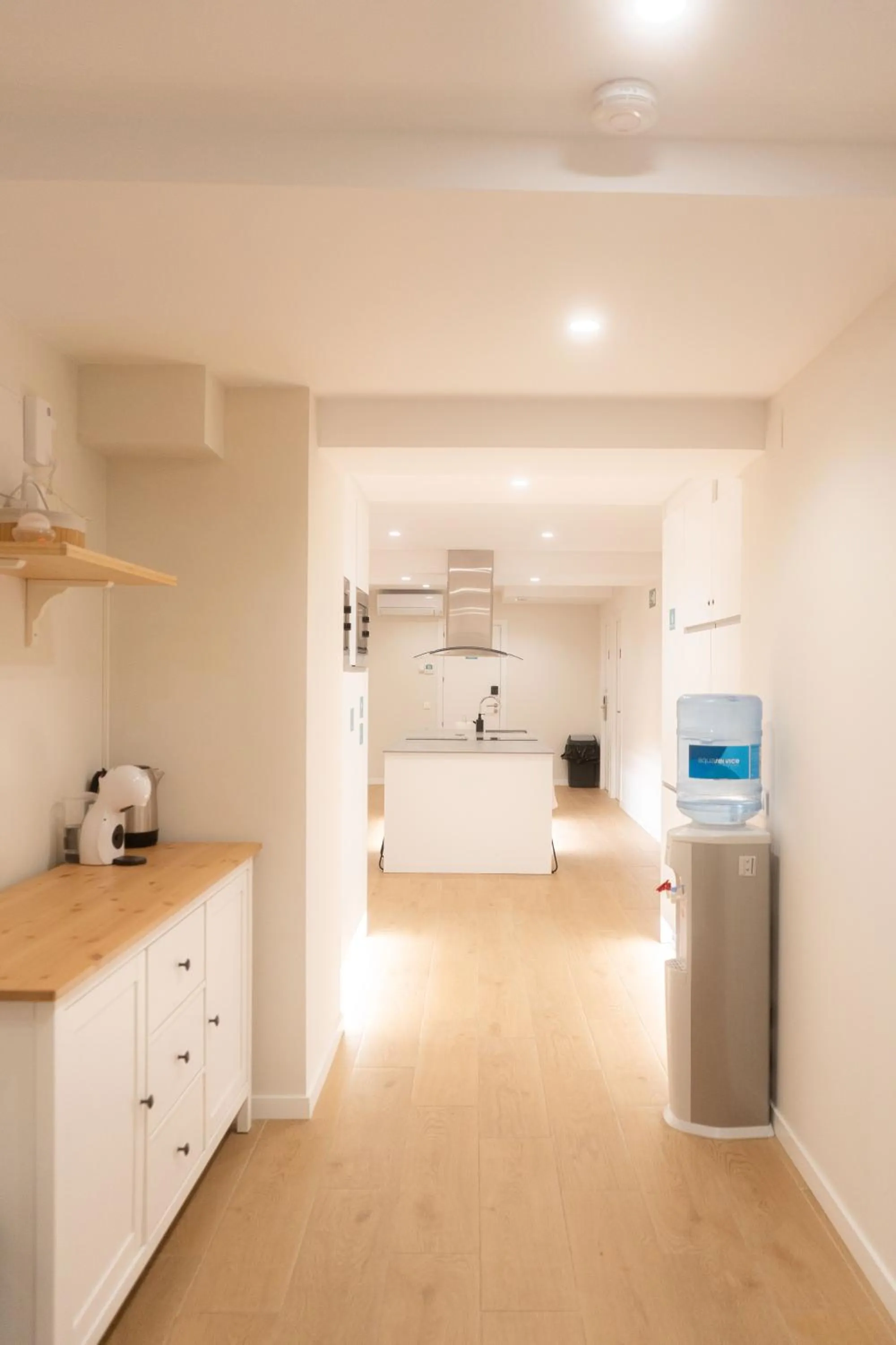 Communal kitchen in I'M Room Suites Nuevos Ministerios - Bernabeu 'Digital Access'