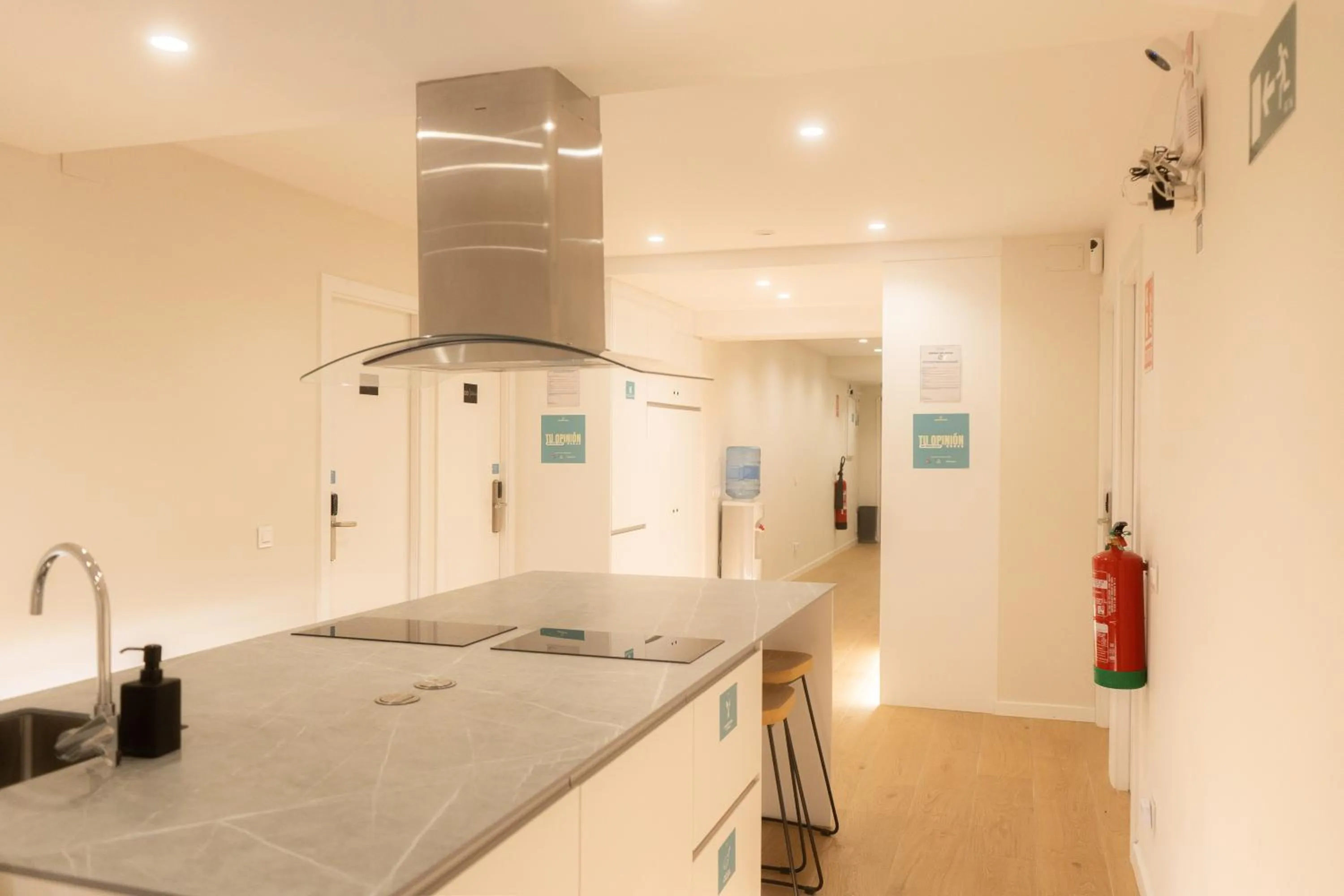 Communal kitchen in I'M Room Suites Nuevos Ministerios - Bernabeu 'Digital Access'