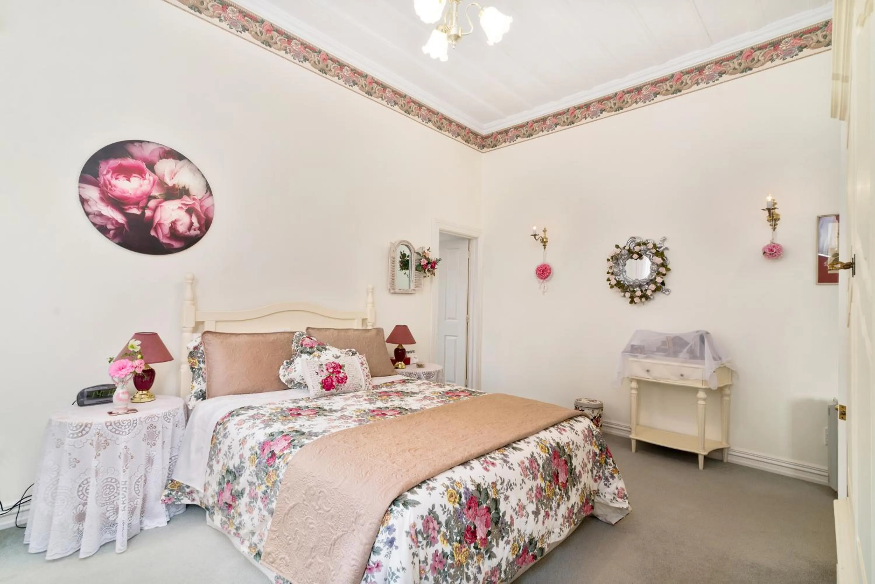 Photo of the whole room, Bed in Country Villa Estate