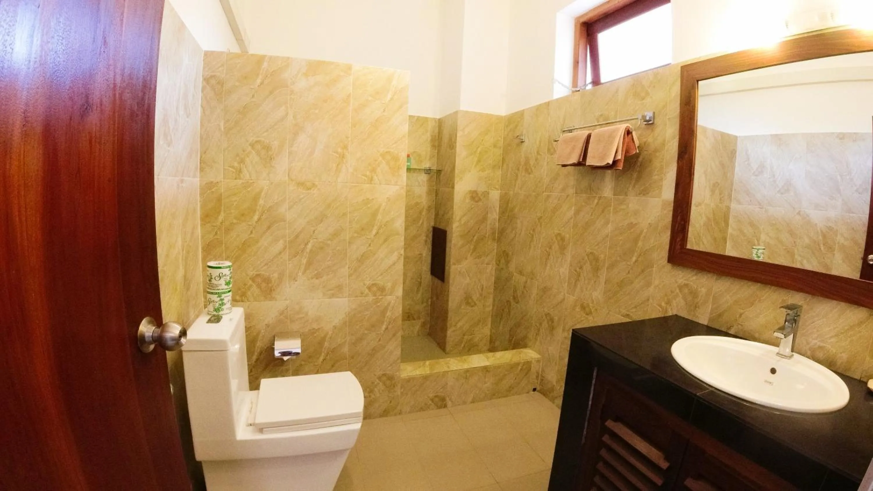 Bathroom in Esprit d'Ici Hotel