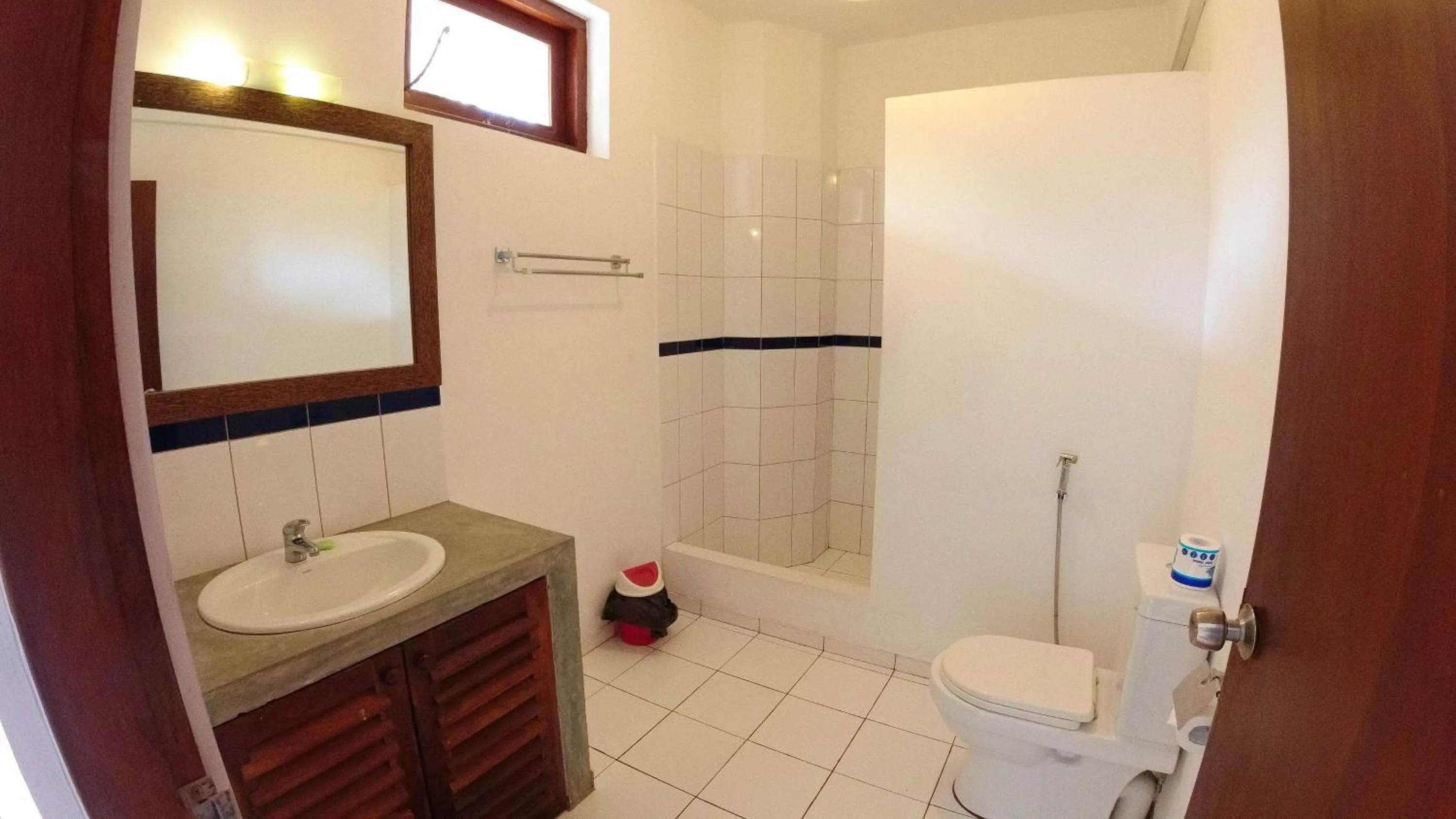 Bathroom in Esprit d'Ici Hotel