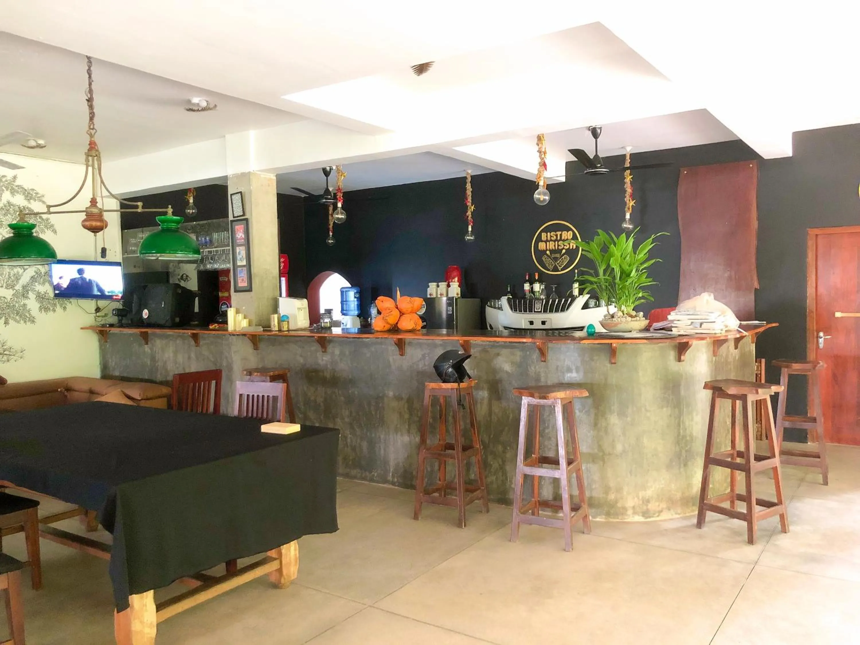 Lounge or bar in Esprit d'Ici Hotel