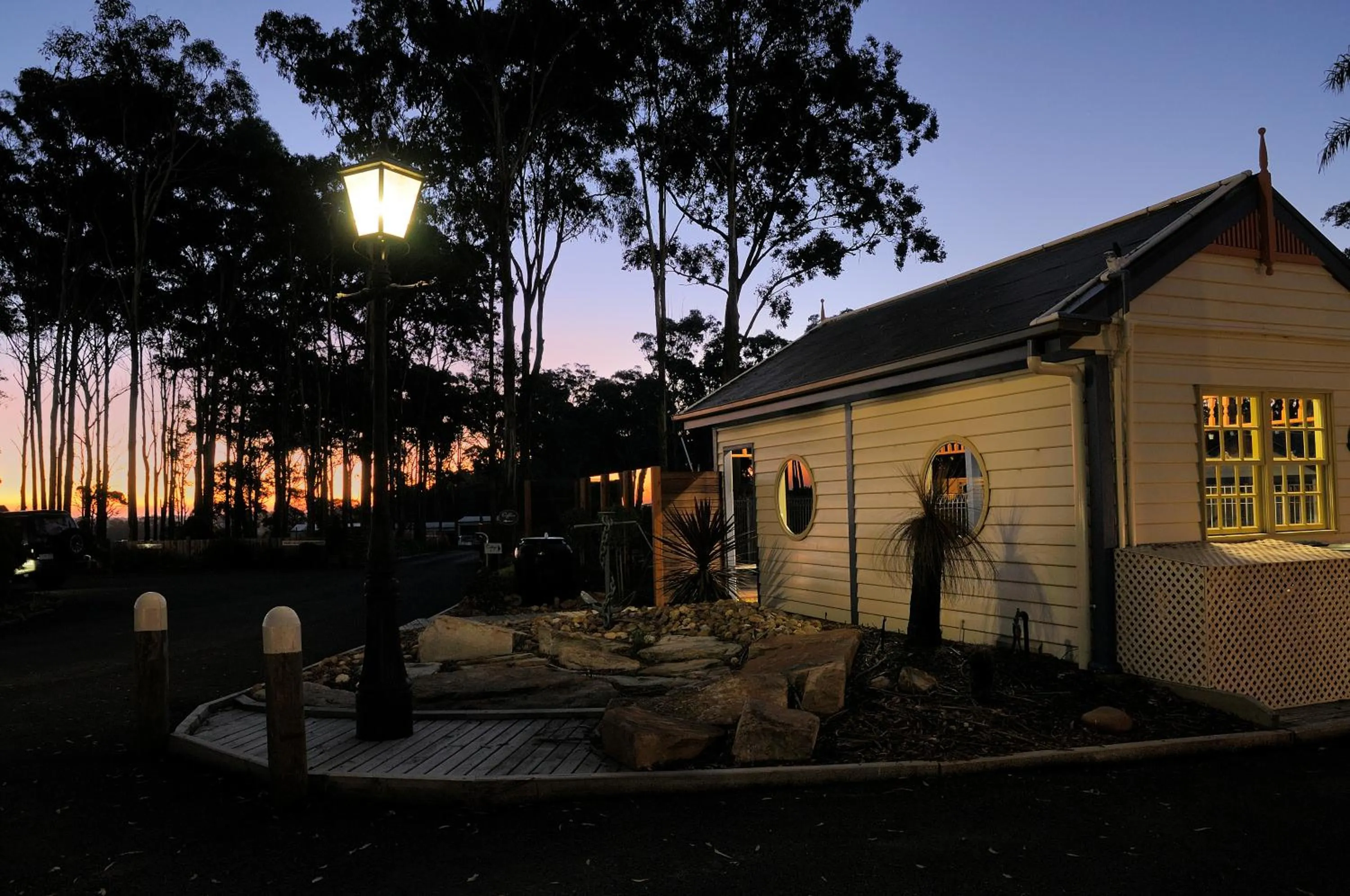 Facade/entrance in Waverley House Cottages