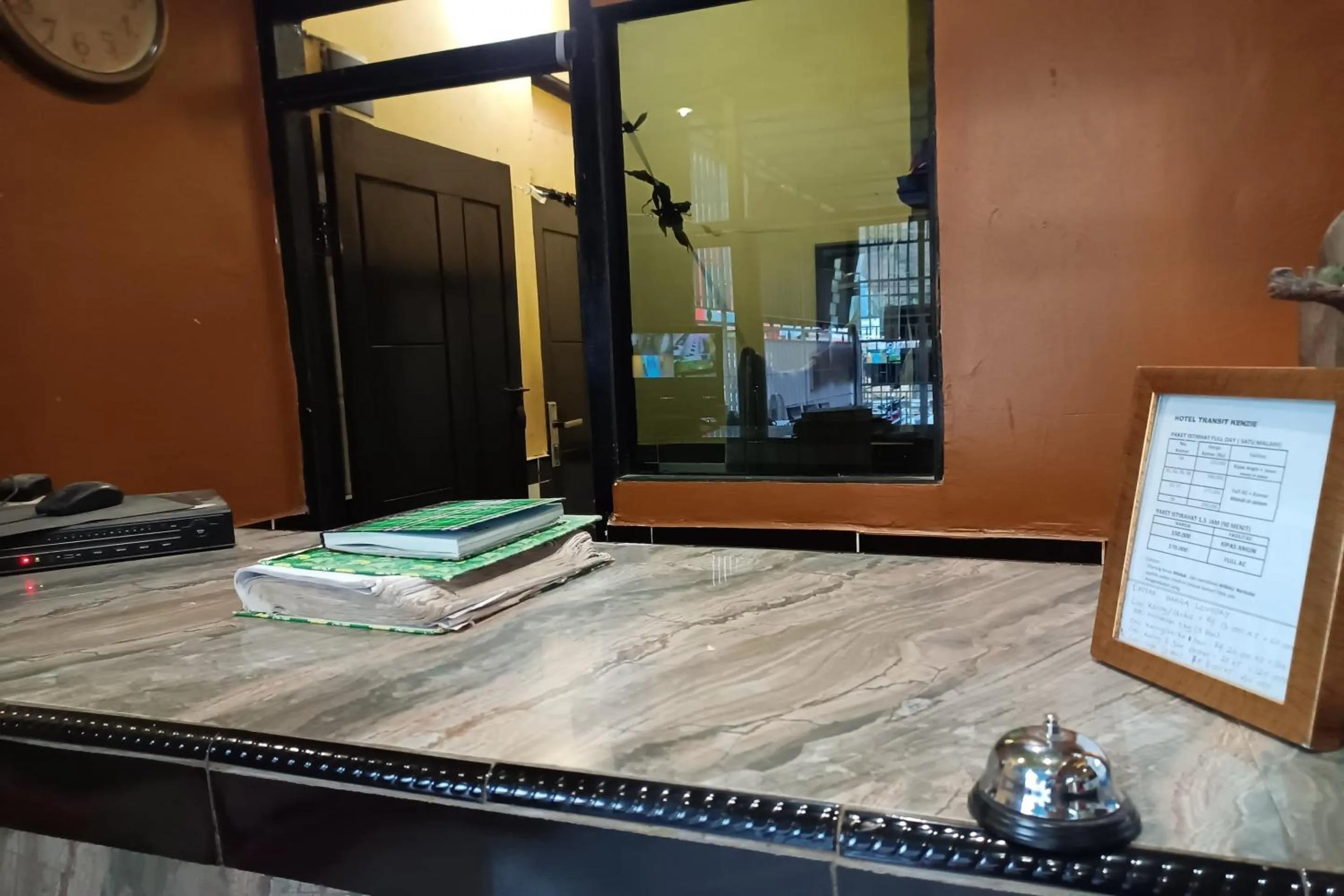 Lobby or reception in OYO 93485 Hotel Kenzie Sentani