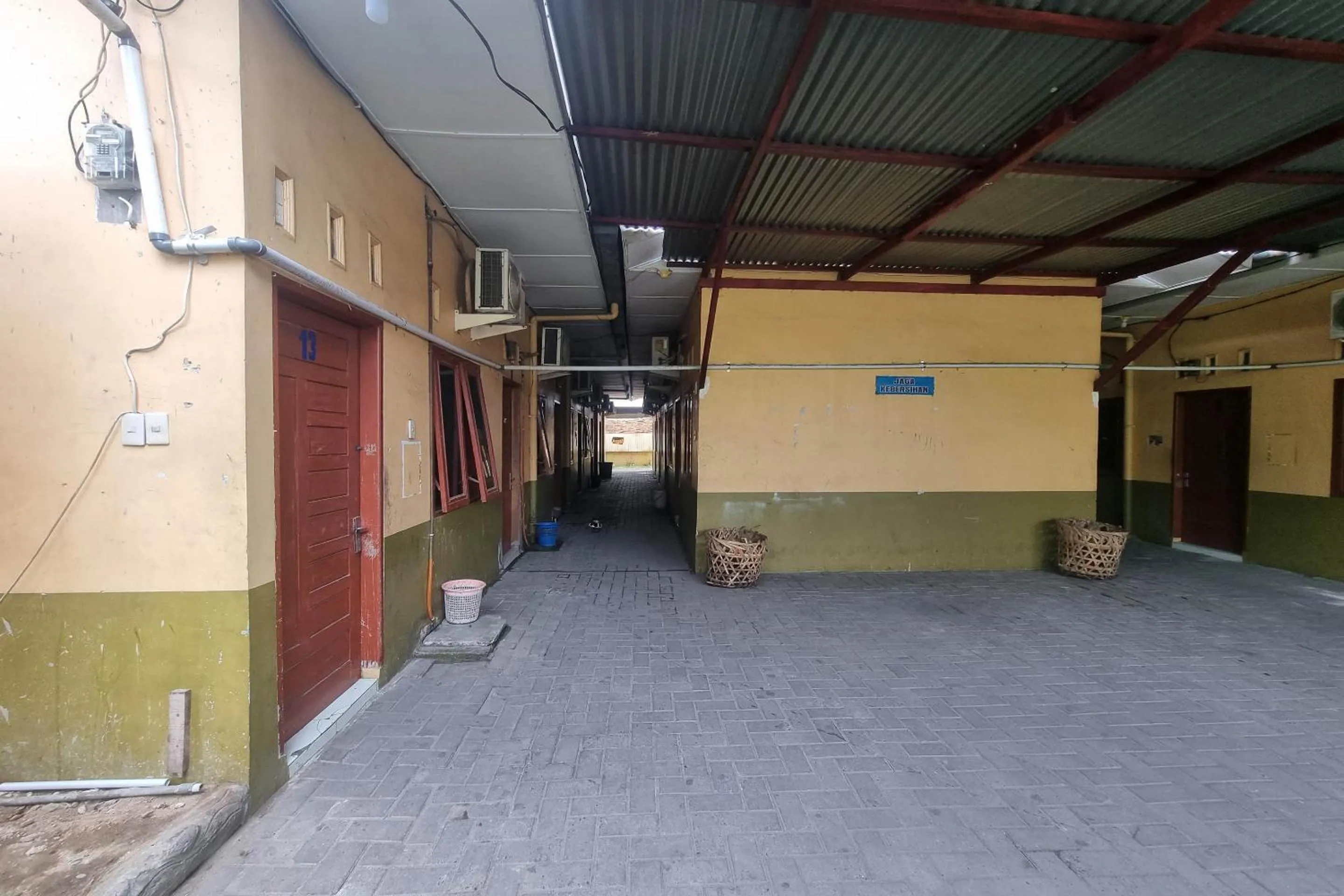 Facade/entrance in Hotel O Wira Residensia Syariah