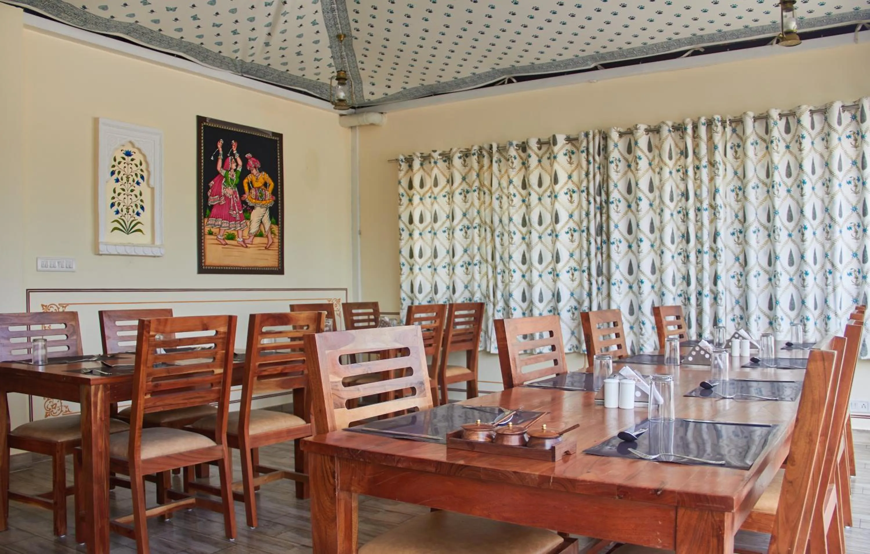 Restaurant/places to eat in Ranthambhore Uday Vilas