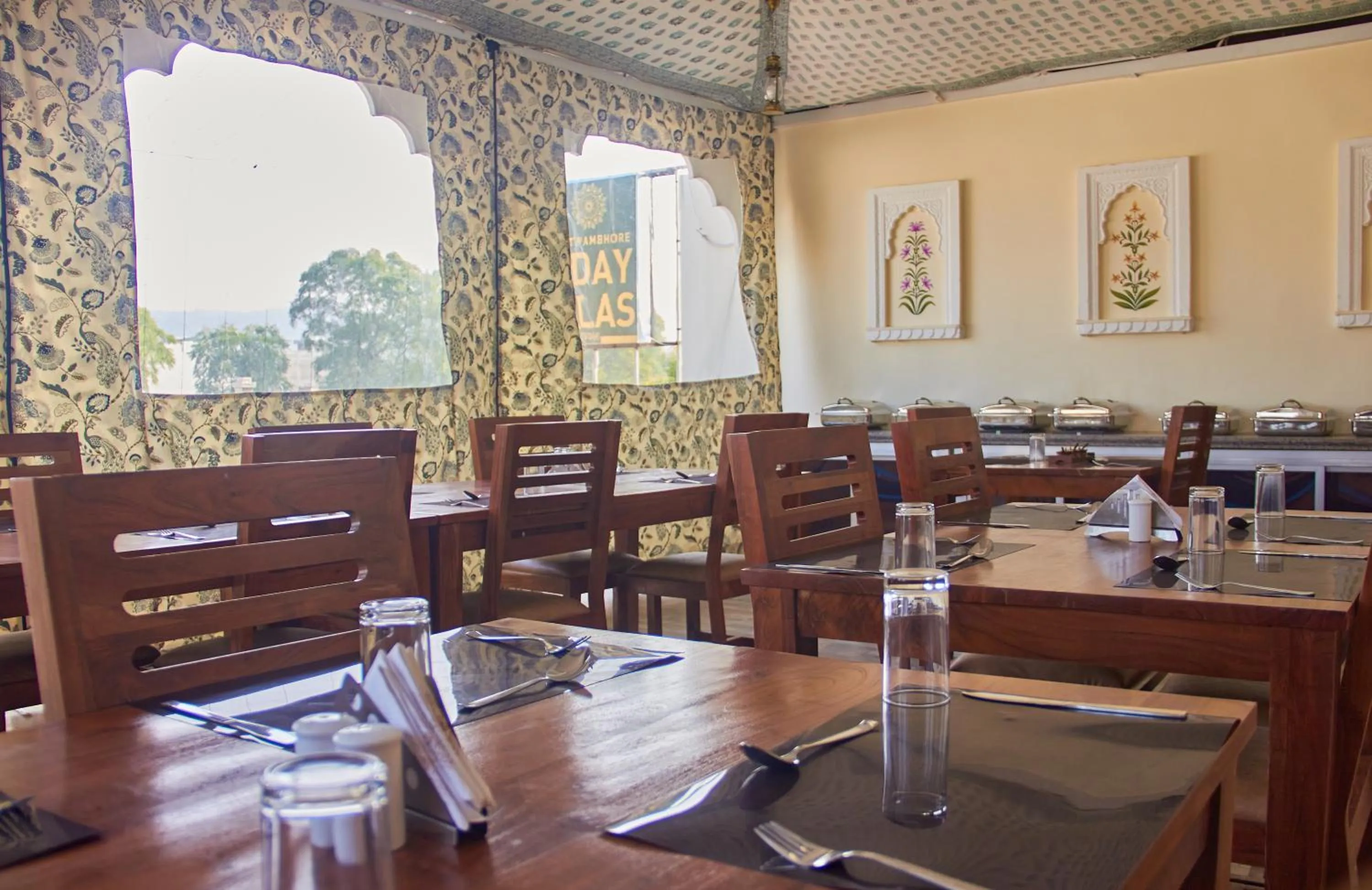 Restaurant/places to eat in Ranthambhore Uday Vilas