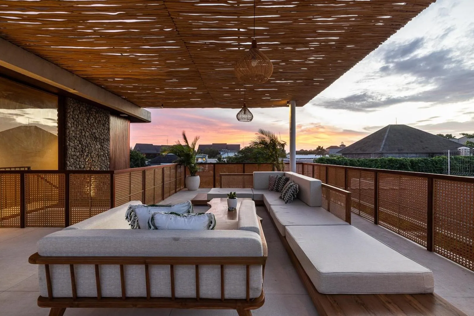 AMR Echo Beach Villa's Canggu