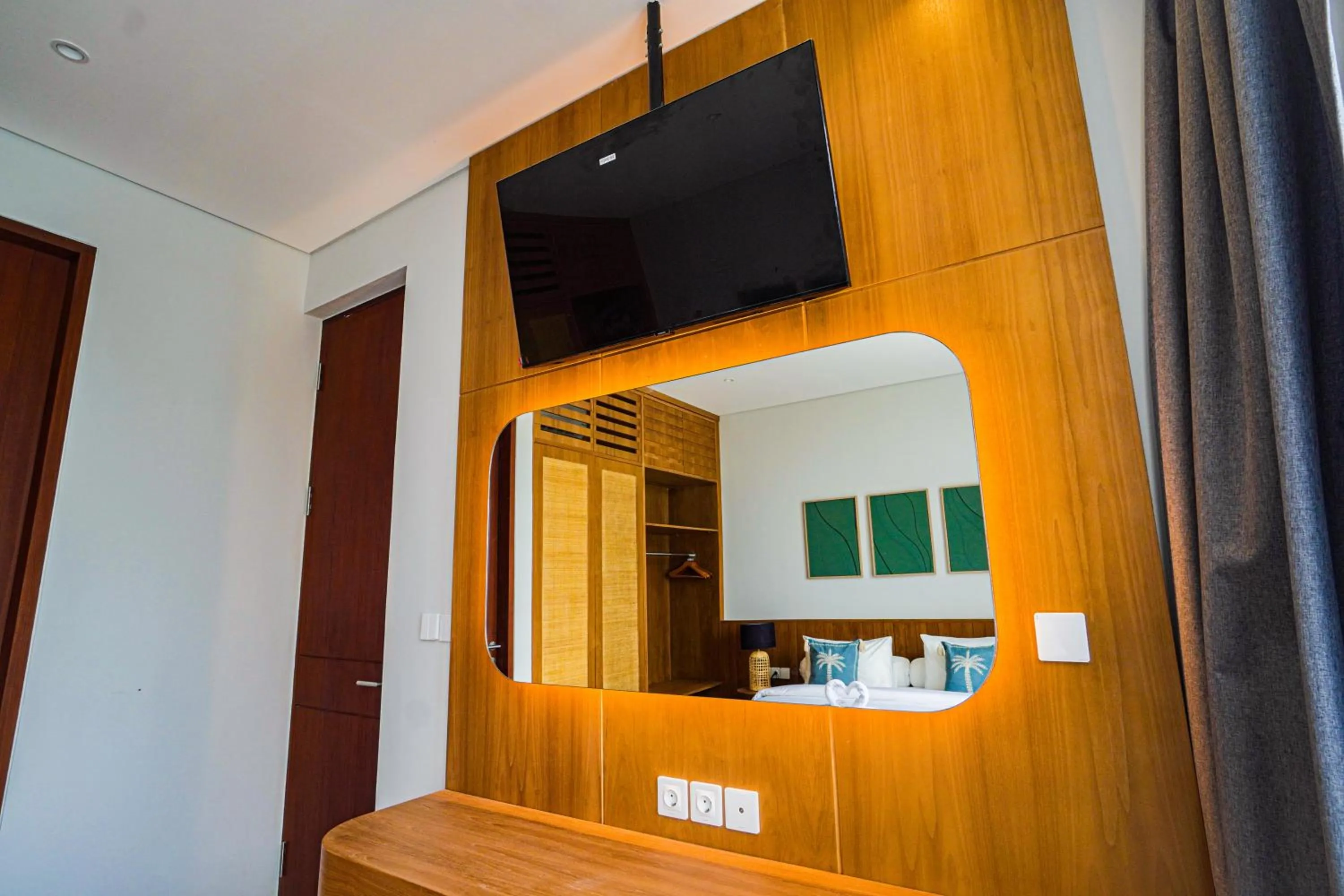 TV and multimedia in AMR Echo Beach Villa's Canggu