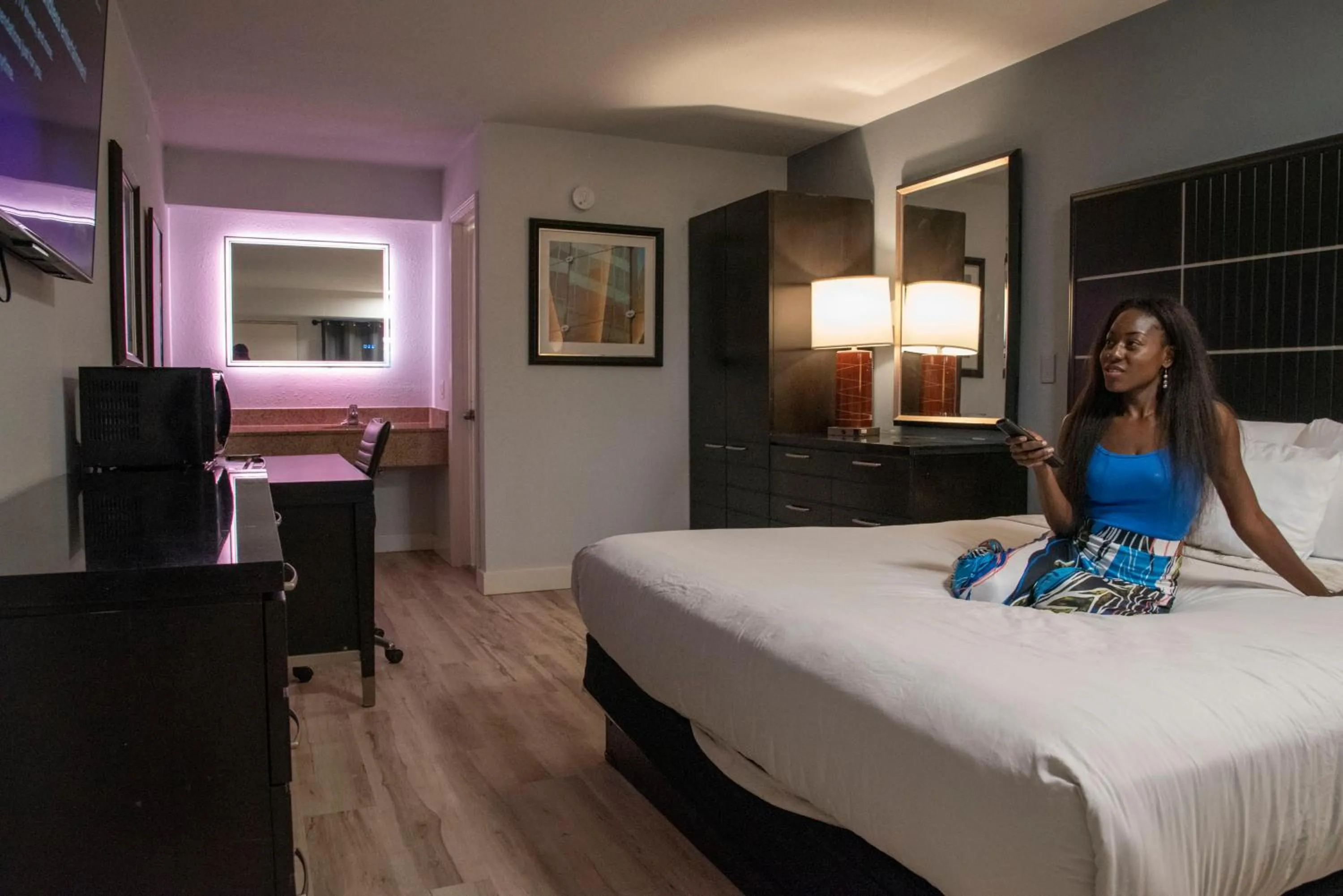 Bed in Boardwalk Suites Baton Rouge