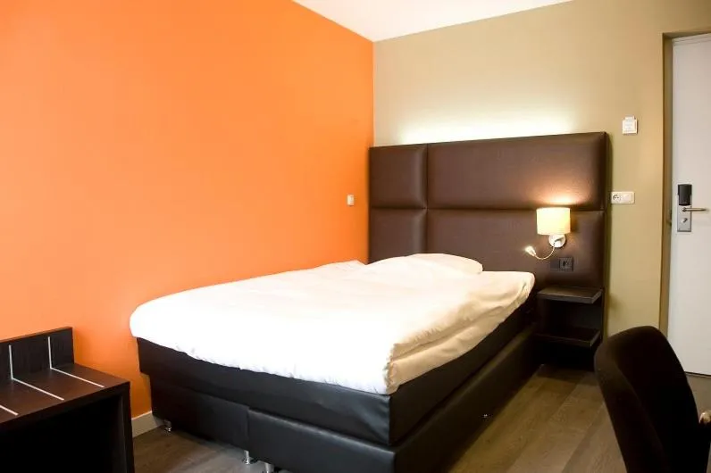 Bed in Hotel Roermond Next Door