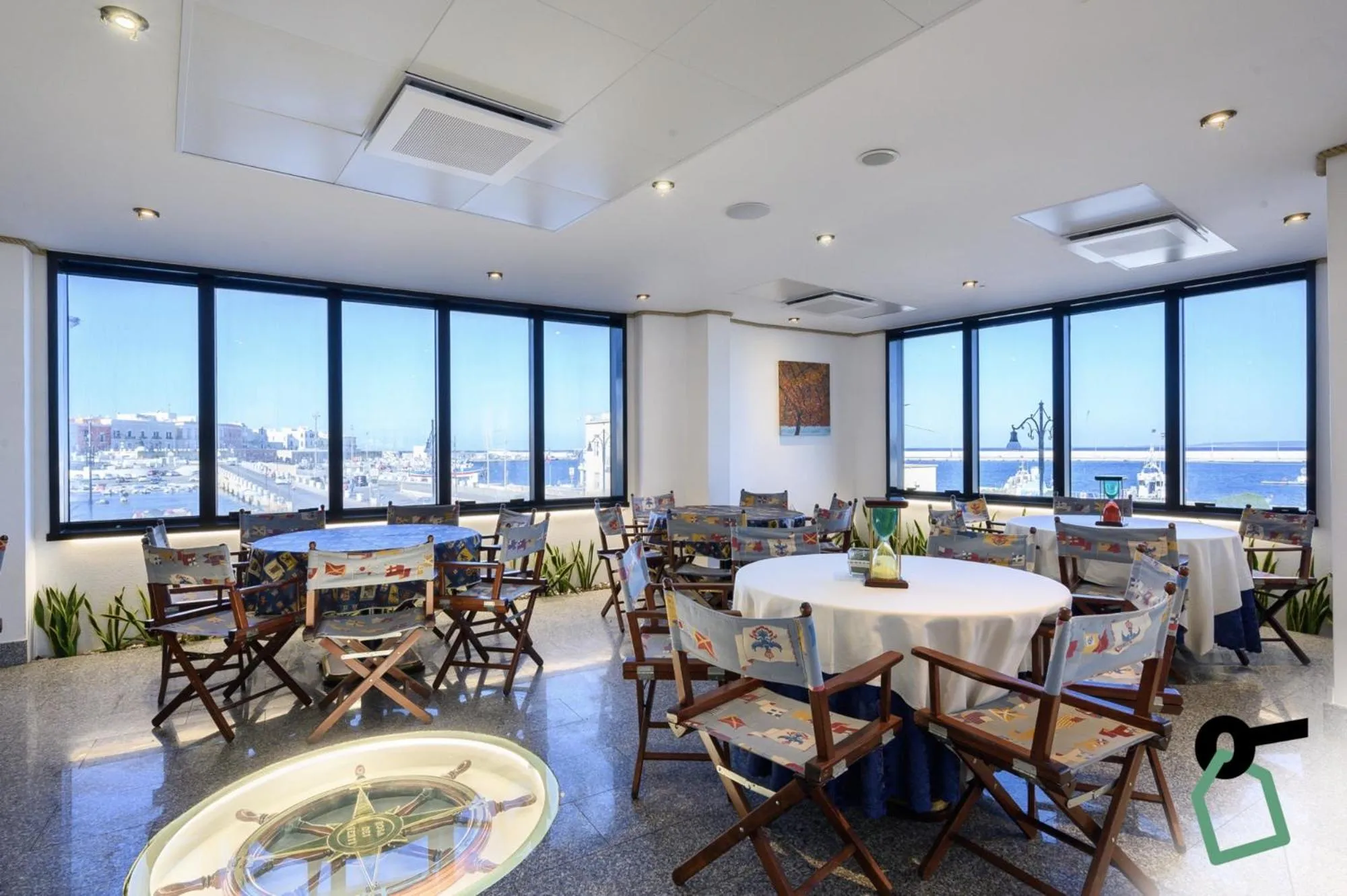 Restaurant/places to eat in HOTIDAY Gallipoli Porto