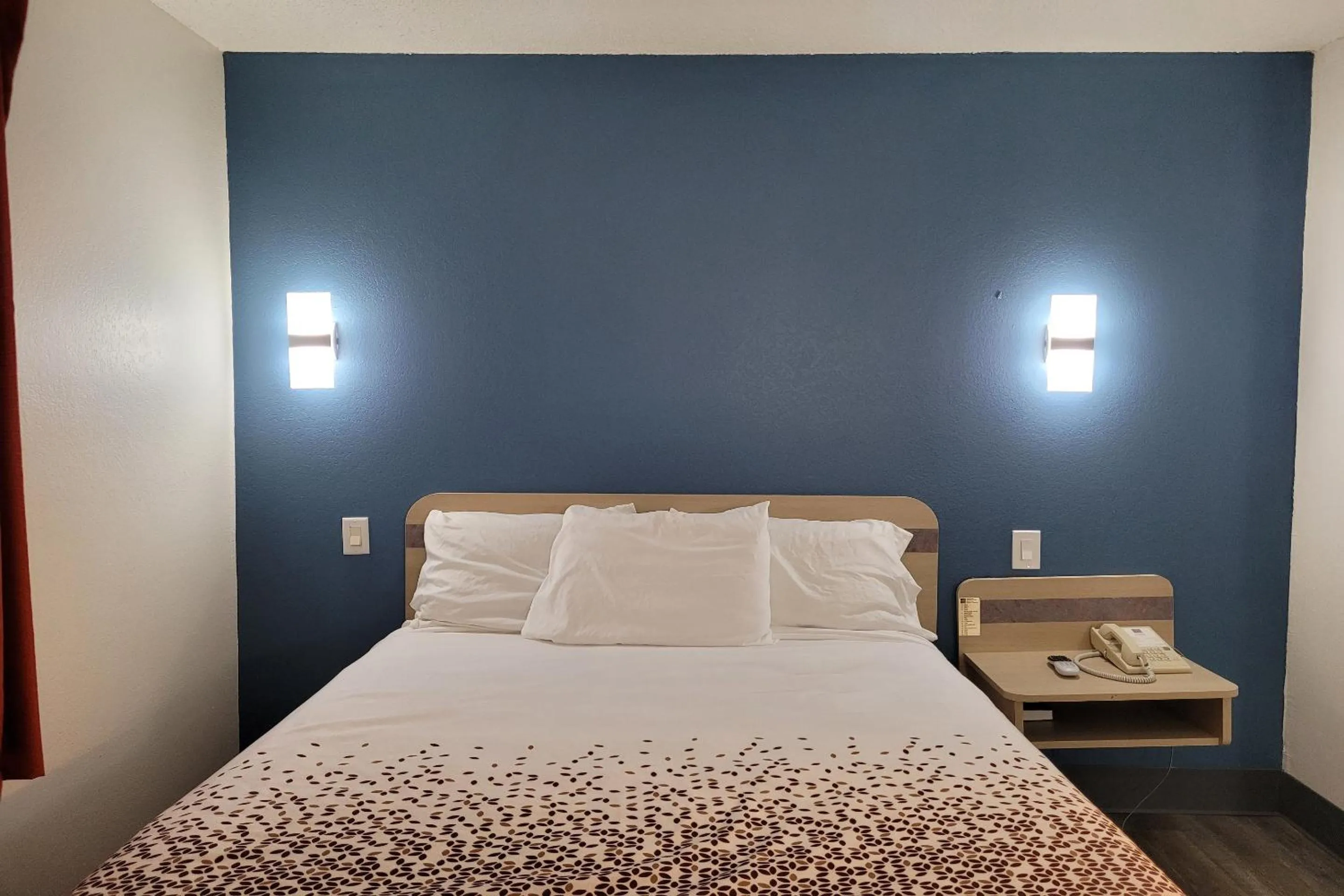 Bedroom, Bed in Modern Stay 39 Lakeview By OYO Minonk