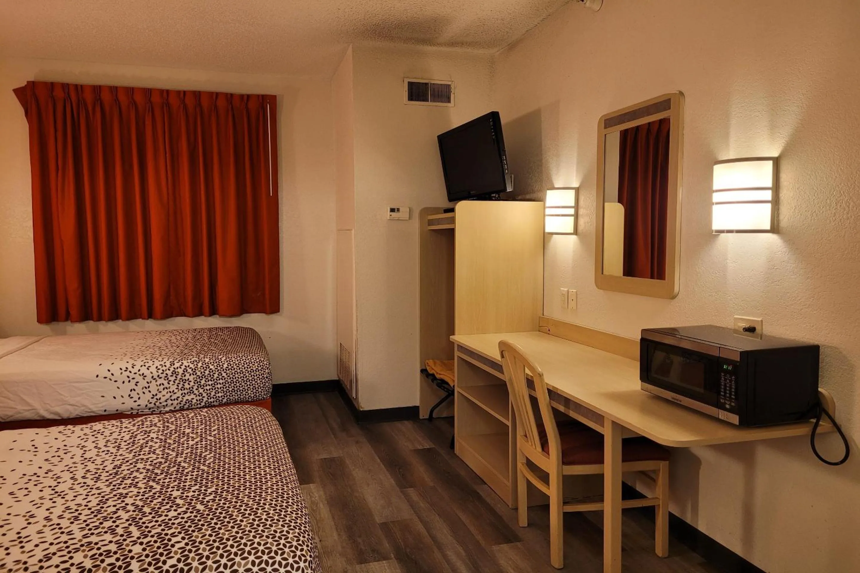 Bedroom, Bed in Modern Stay 39 Lakeview By OYO Minonk