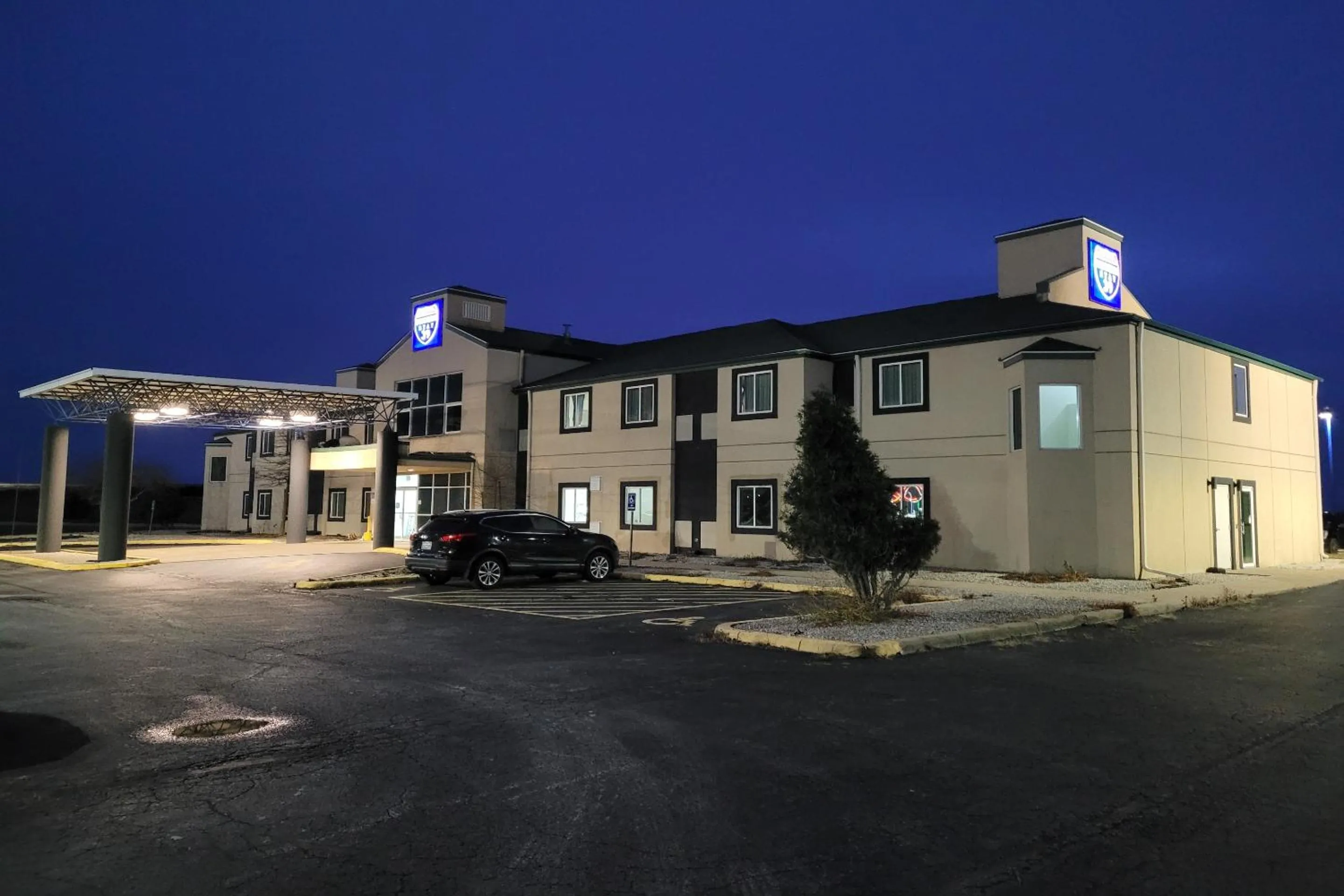 Facade/entrance in Modern Stay 39 Lakeview By OYO Minonk