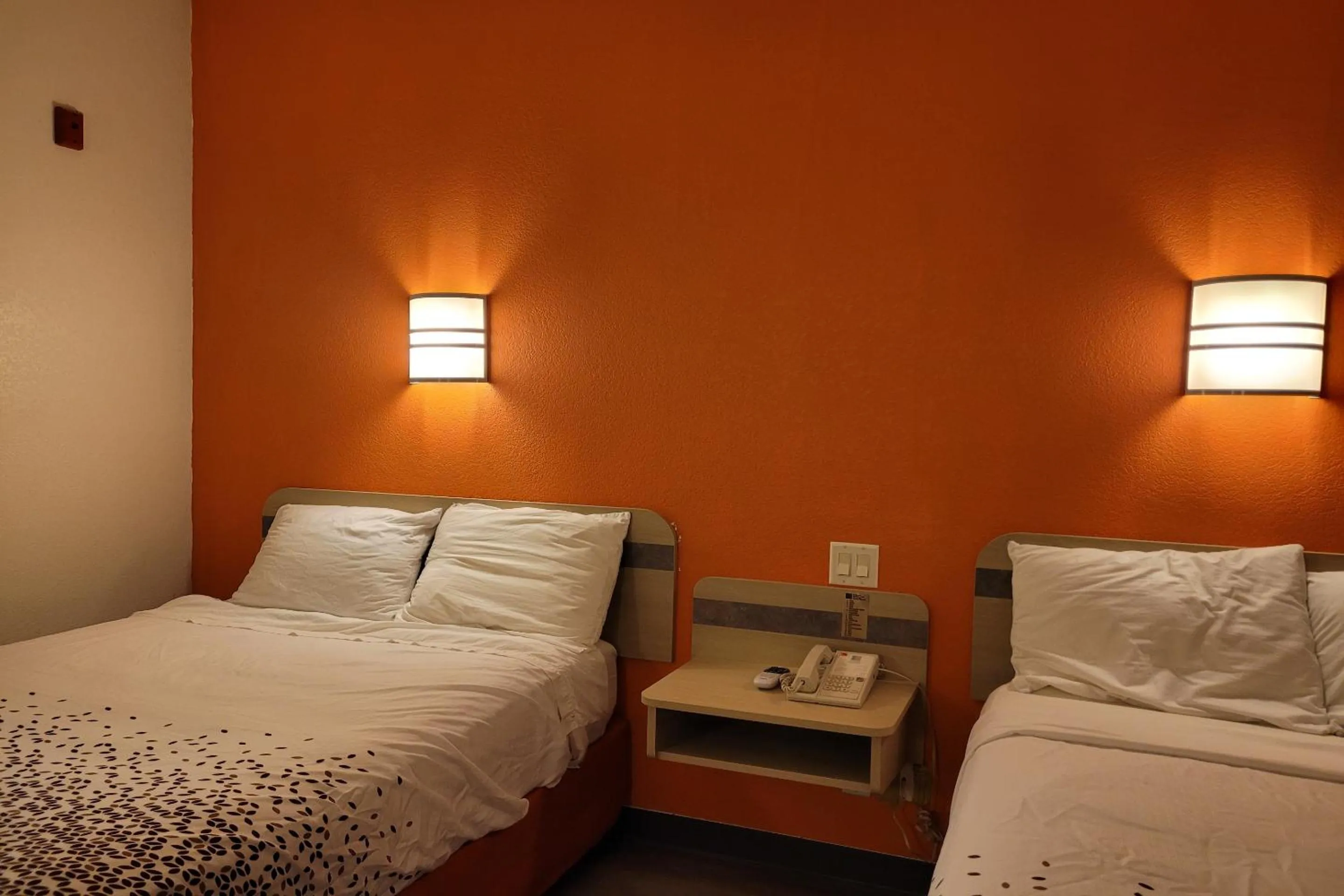 Bedroom, Bed in Modern Stay 39 Lakeview By OYO Minonk