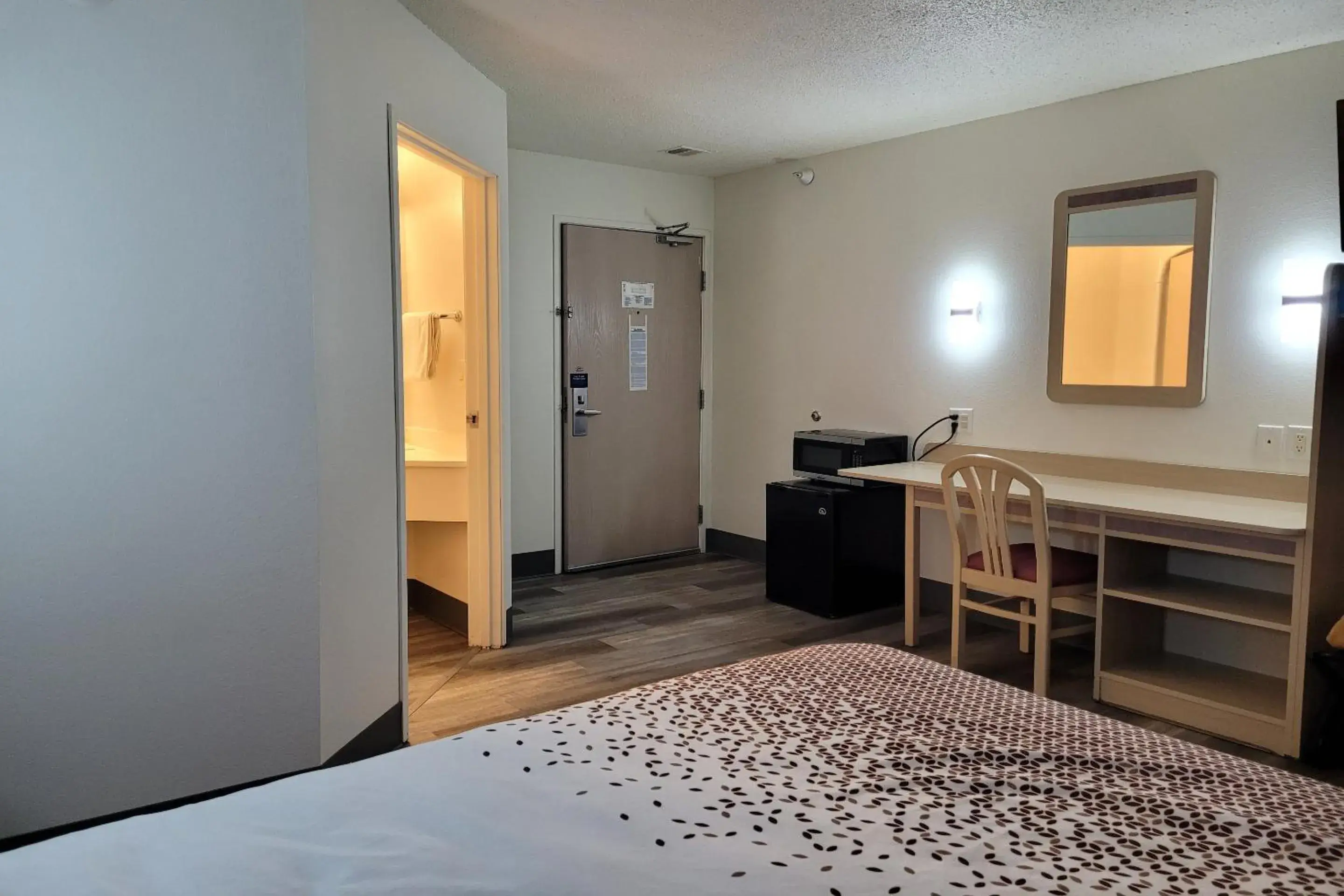 Full Bed Accessible Non-Smoking in Modern Stay 39 Lakeview By OYO Minonk Full Bed Accessible Non-Smoking in Modern Stay 39 Lakeview By OYO Minonk