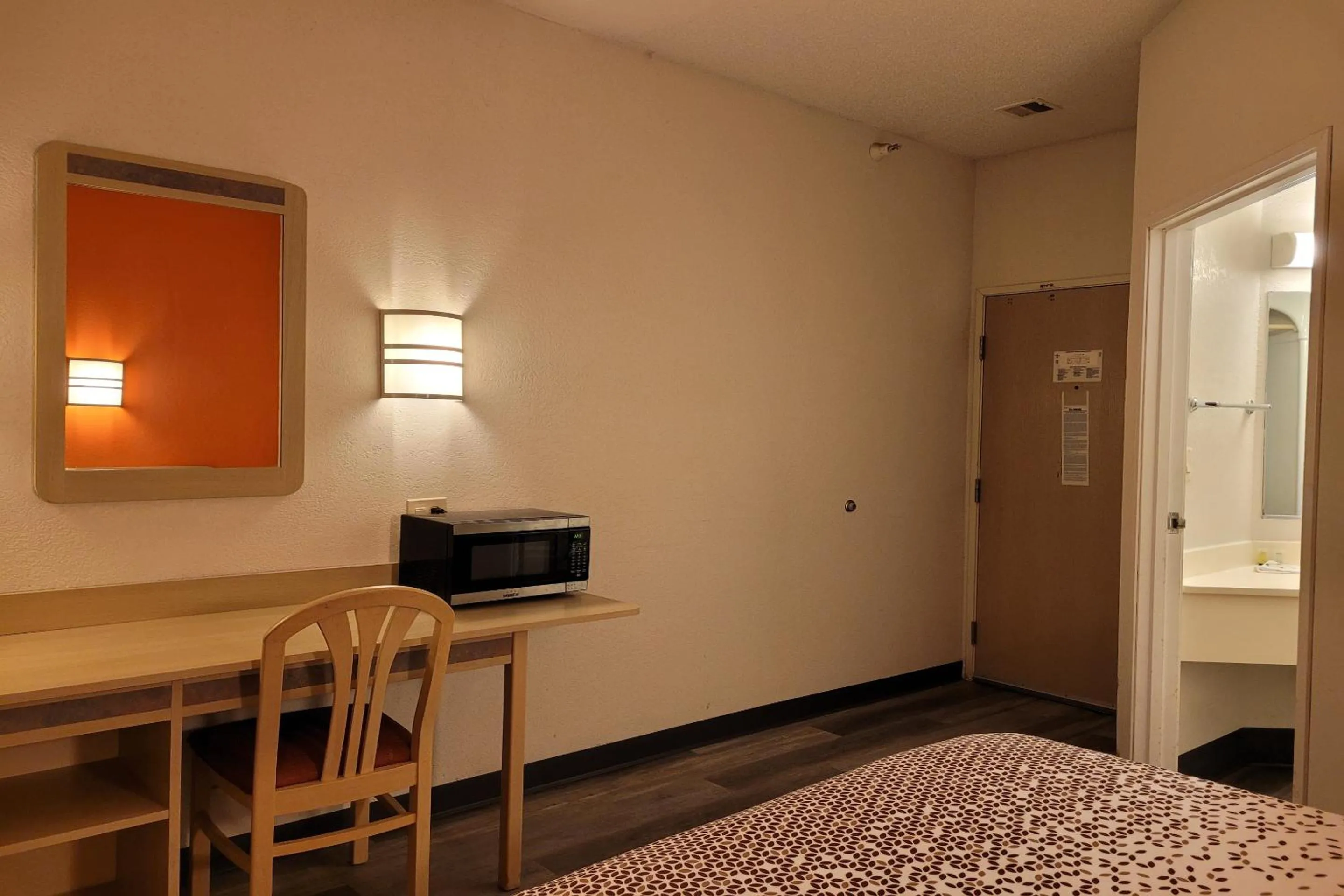 Bedroom, Bed in Modern Stay 39 Lakeview By OYO Minonk