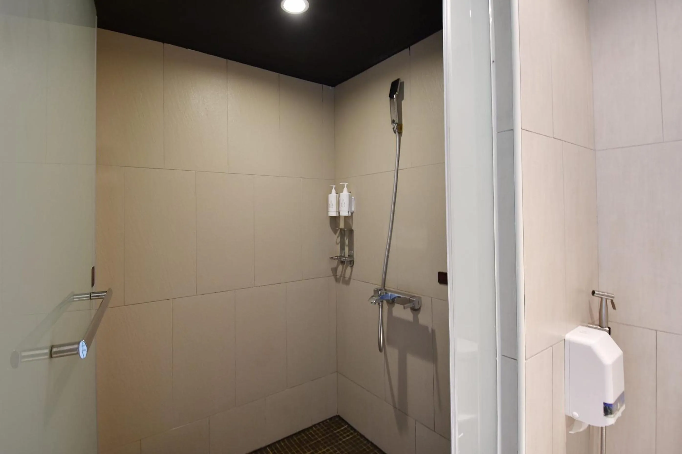 Shower in HOTEL HI- Chui-Yang