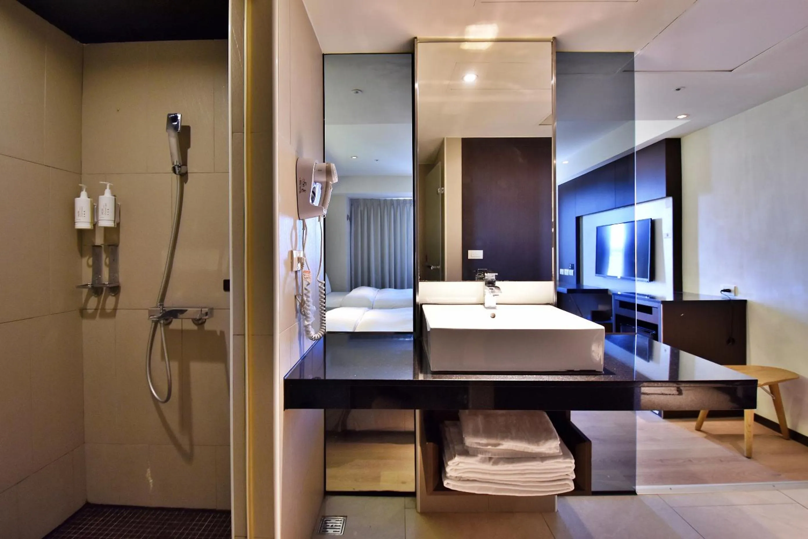 Shower in HOTEL HI- Chui-Yang