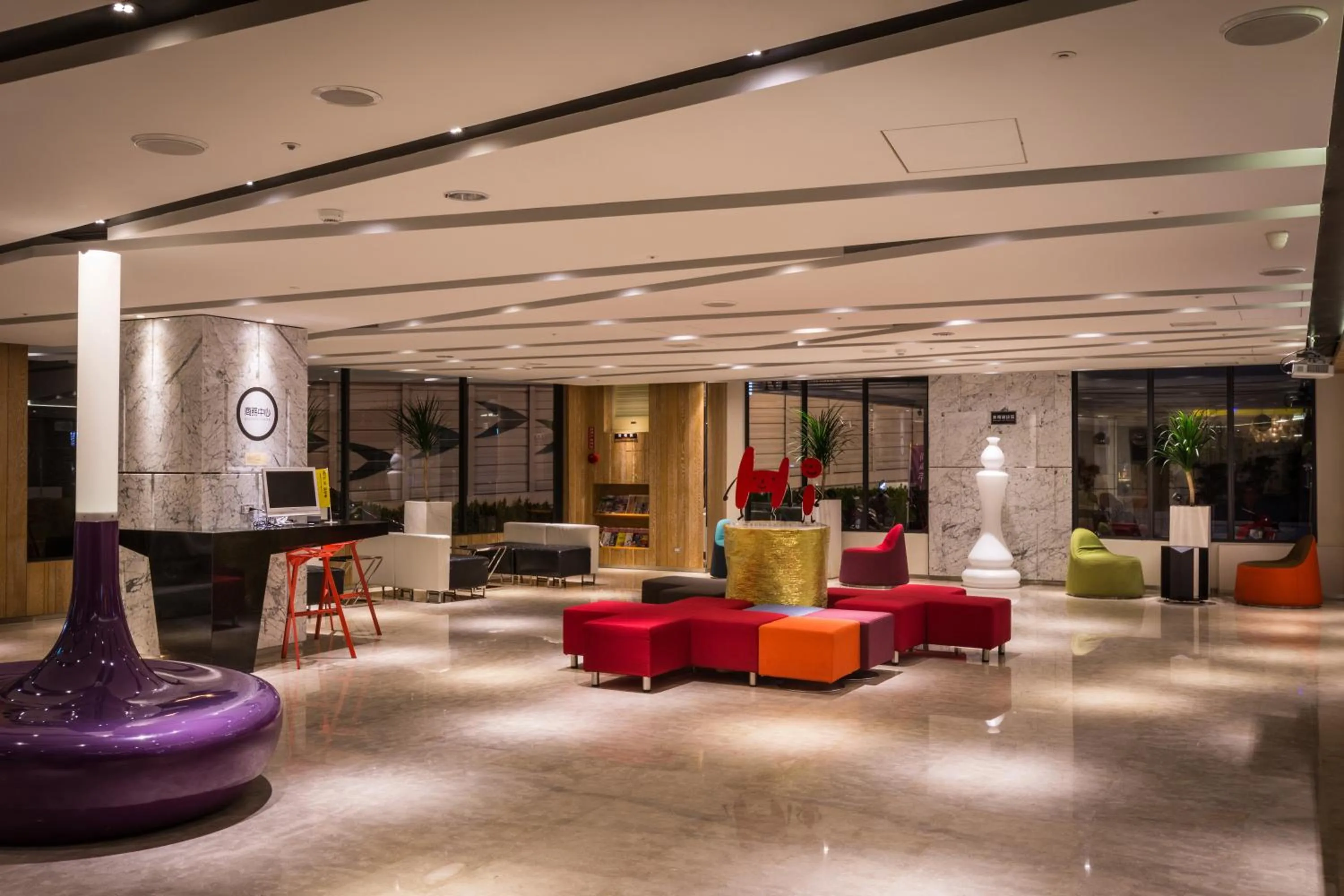 Communal lounge/ TV room in HOTEL HI- Chui-Yang