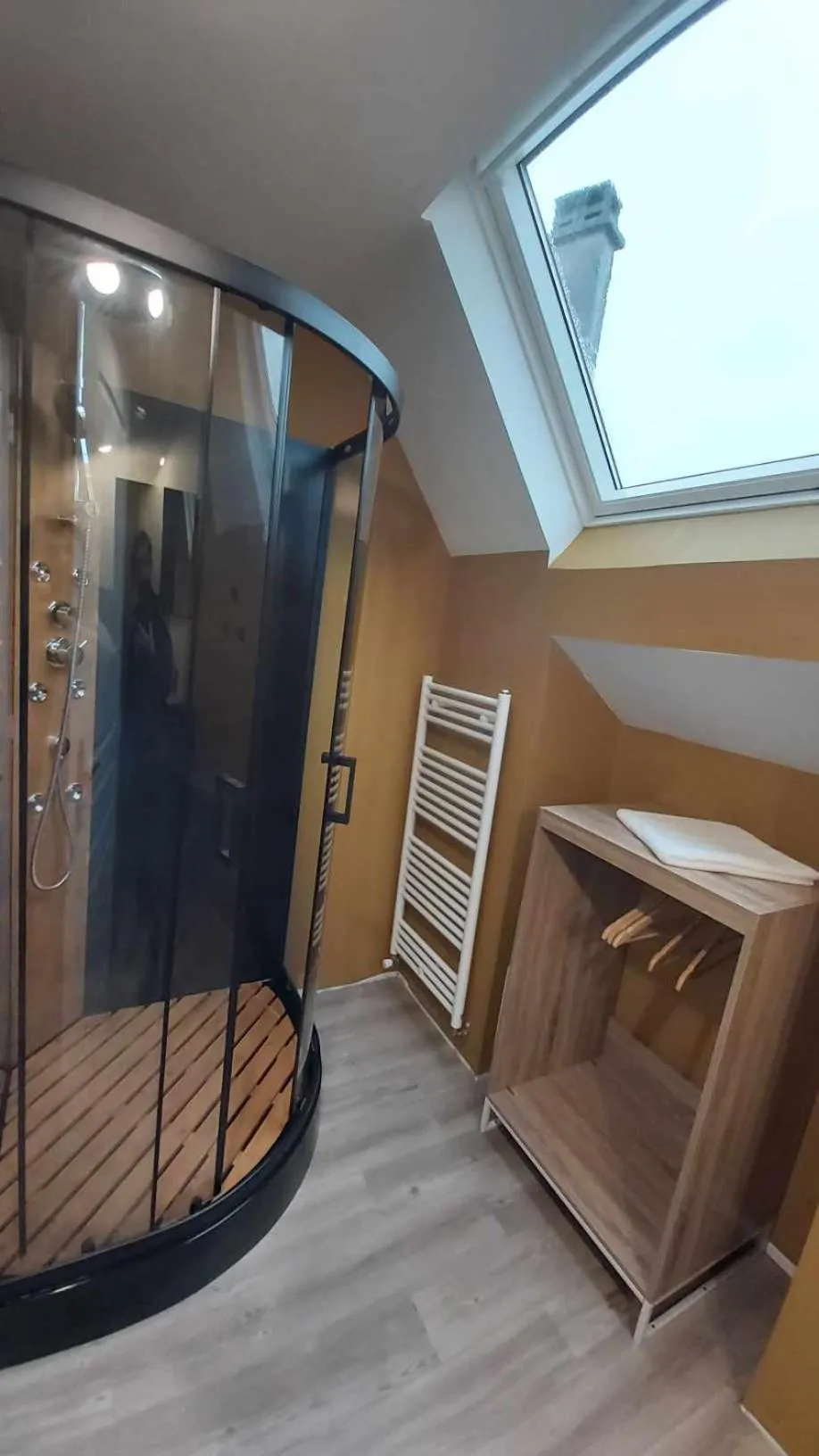 Bathroom, Bed in La Renaissance