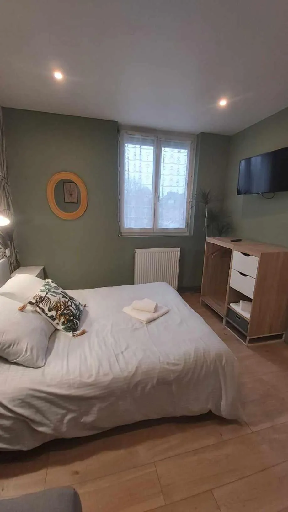 Bed in La Renaissance