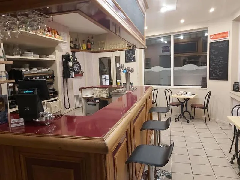 Restaurant/places to eat in La Renaissance