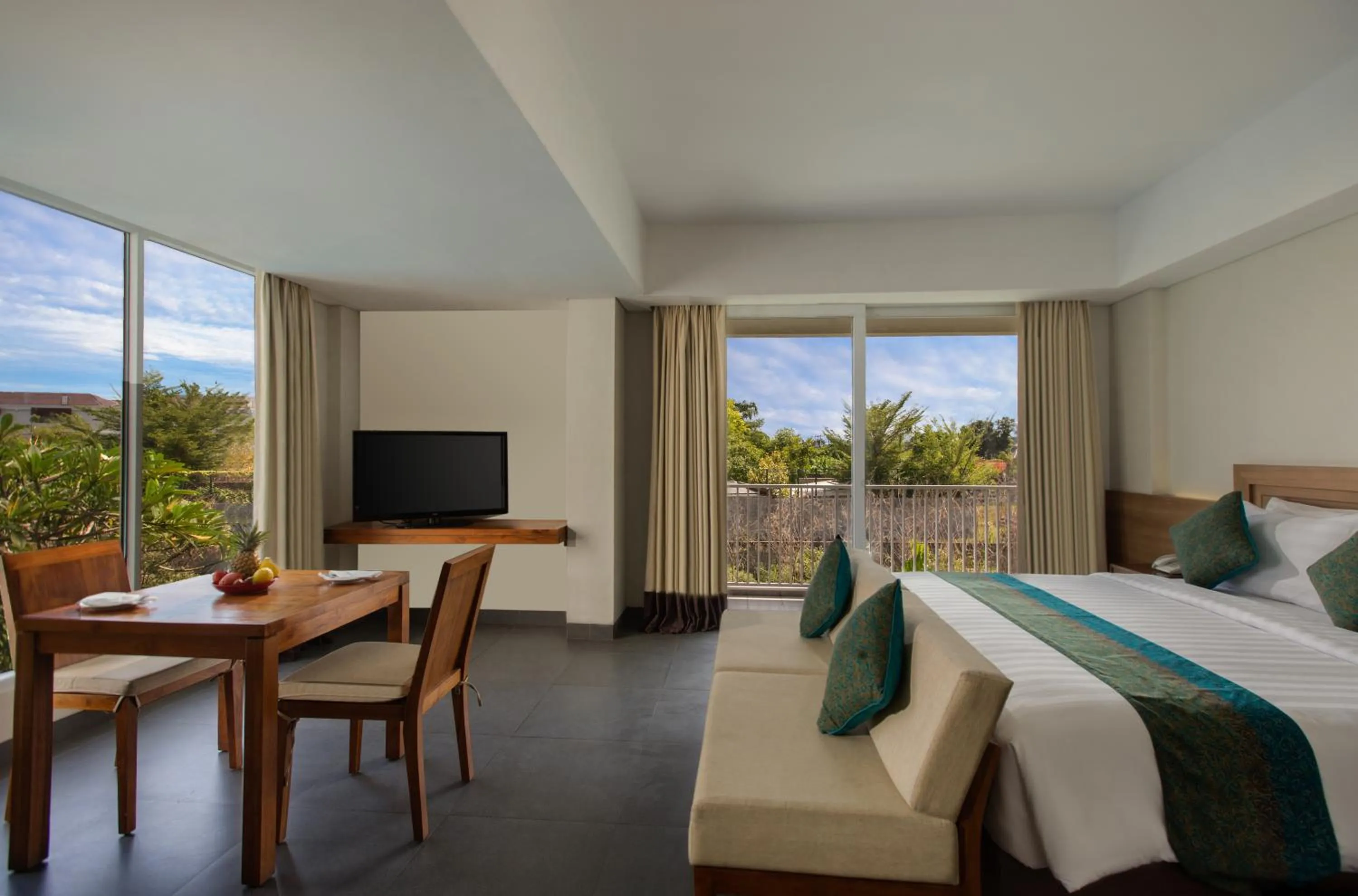 Garden view, Bed in Paragon Hotel Seminyak