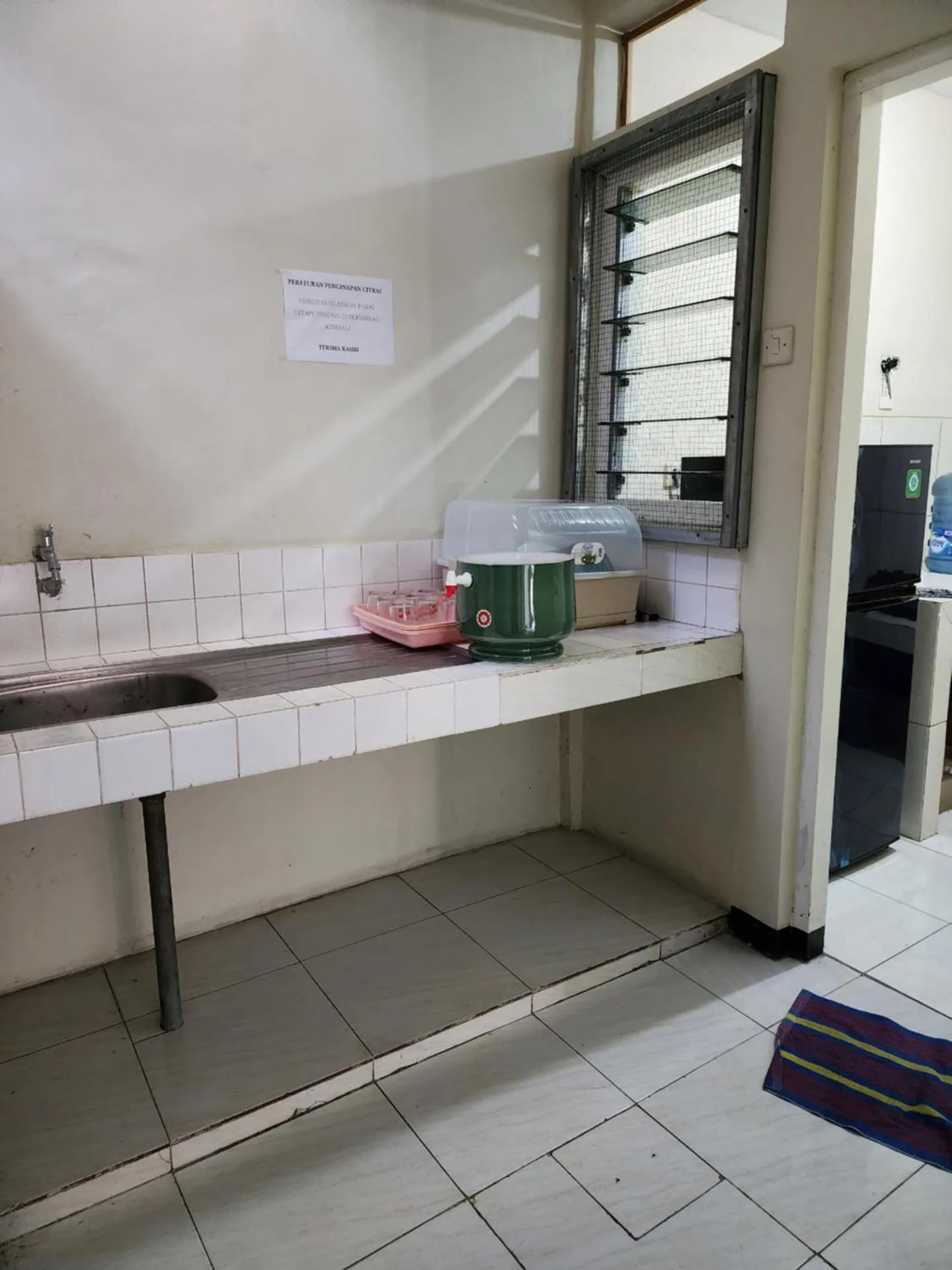 Kitchen or kitchenette in Penginapan PIP Semarang