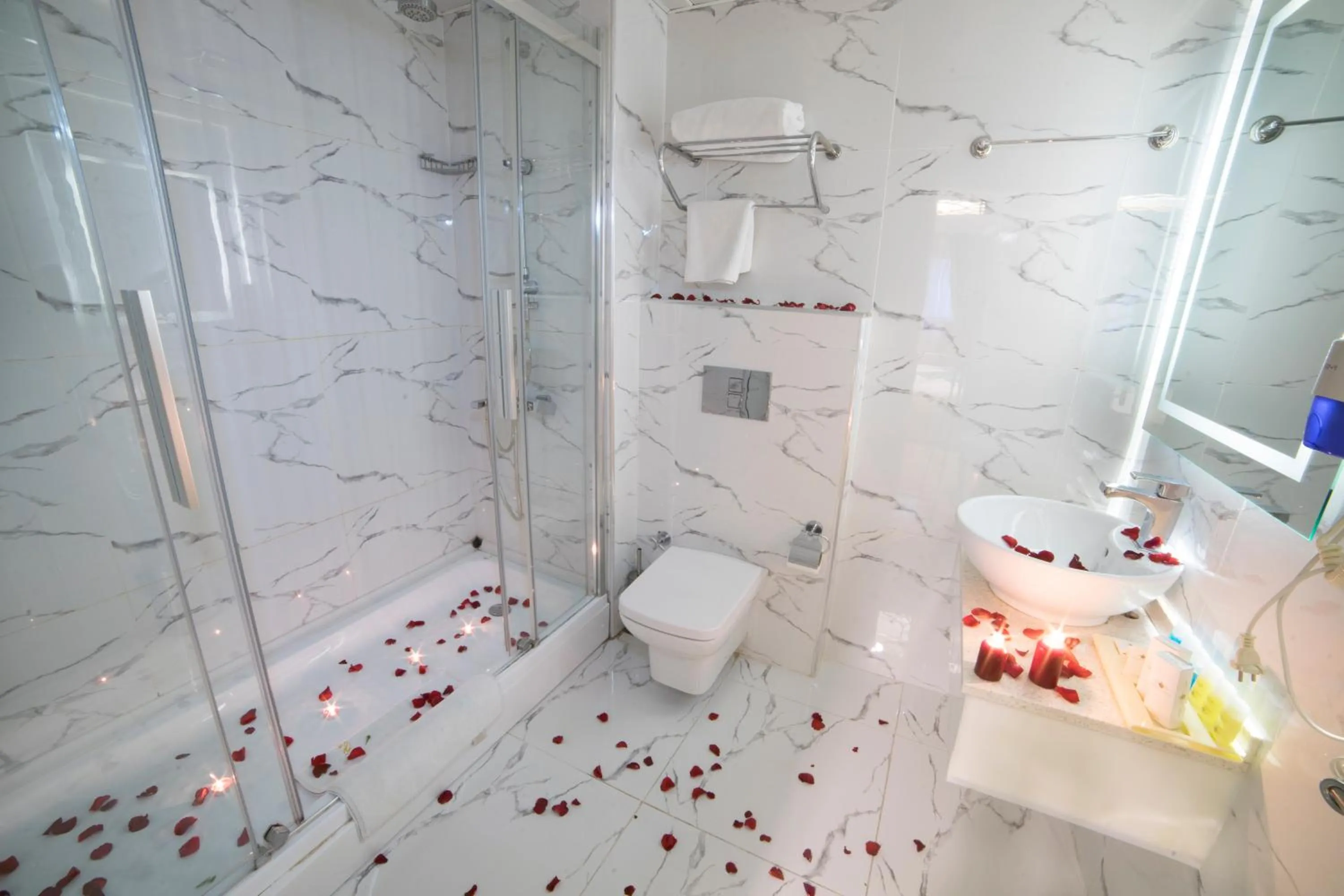 Shower in Parmada Hotel