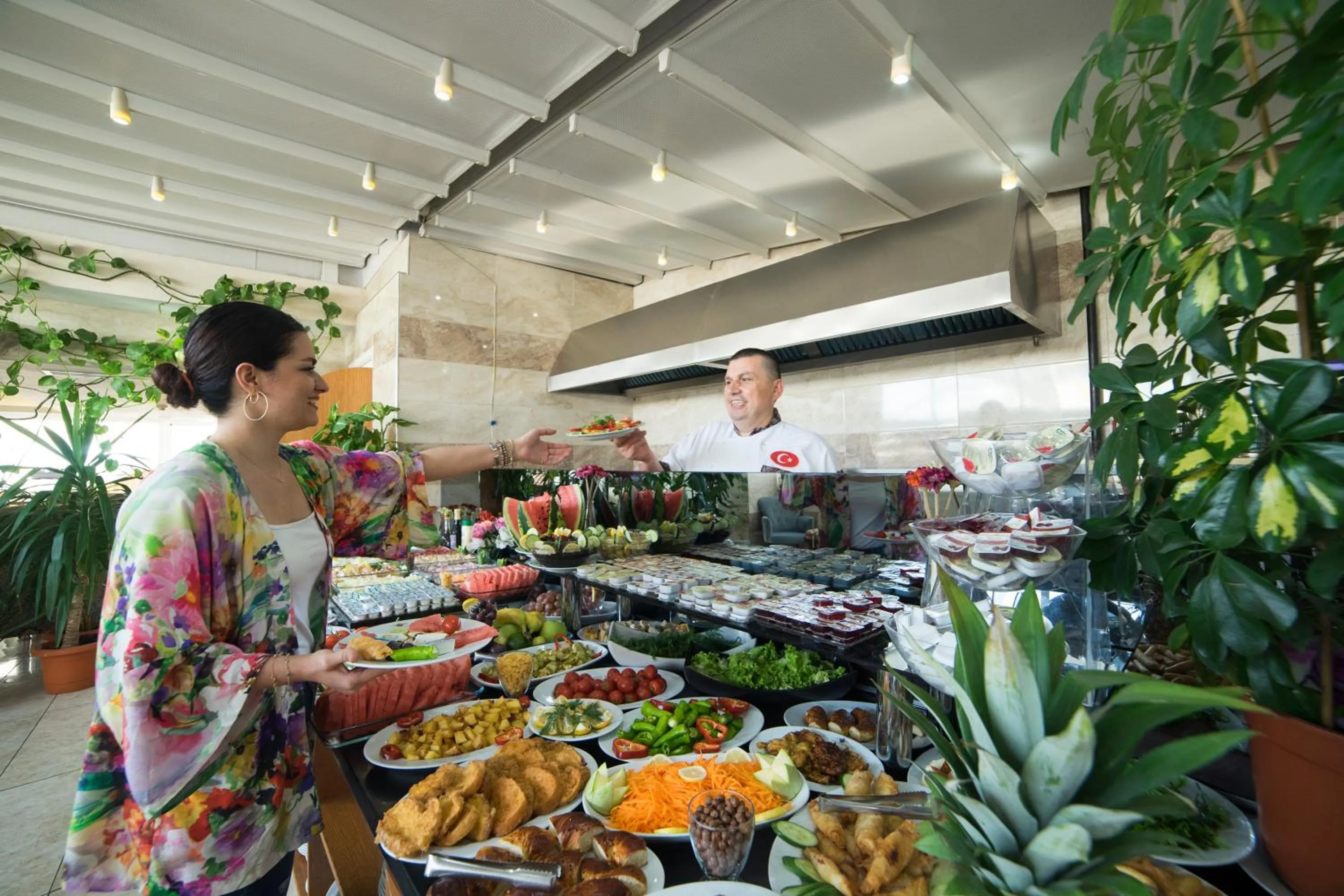 Restaurant/places to eat in Parmada Hotel