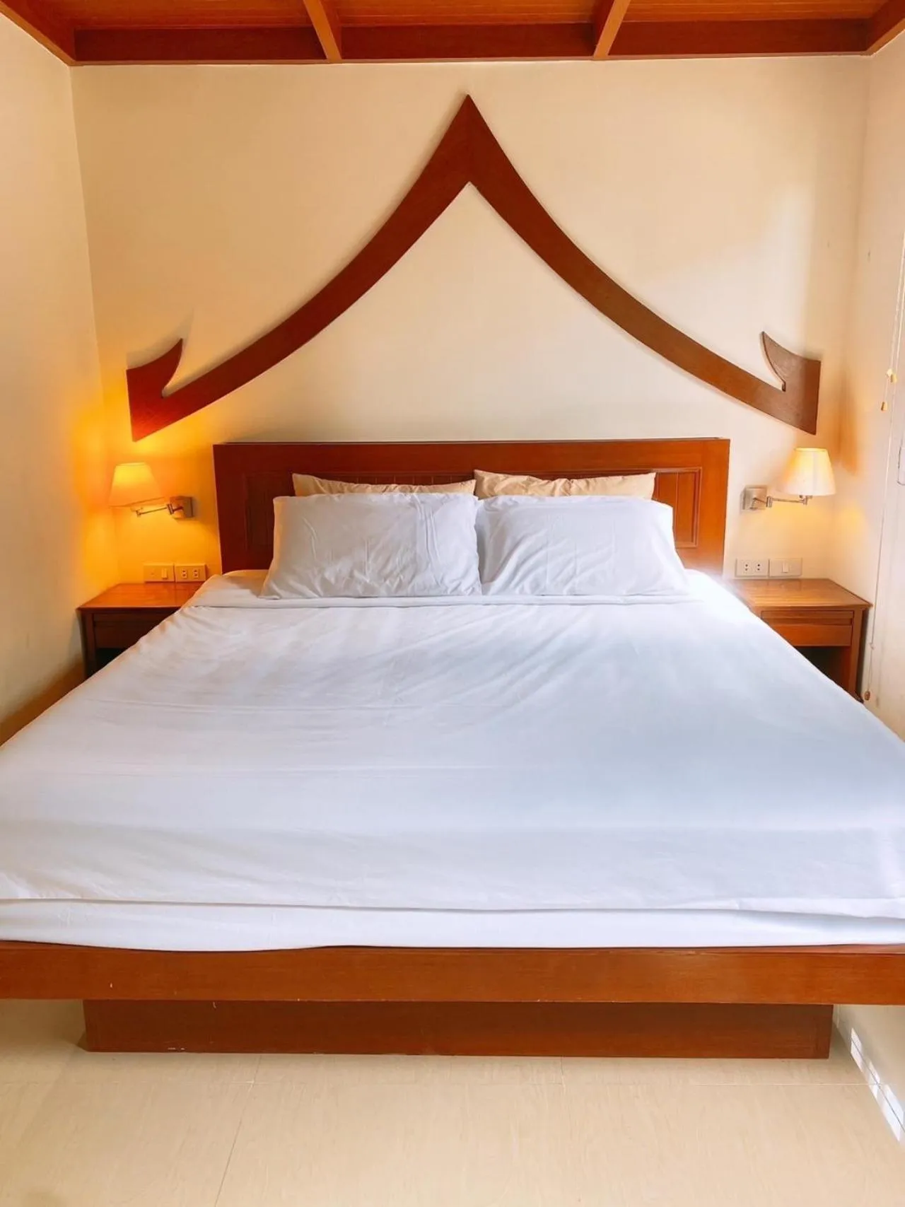 Photo of the whole room, Bed in Patong Terrace Hotel