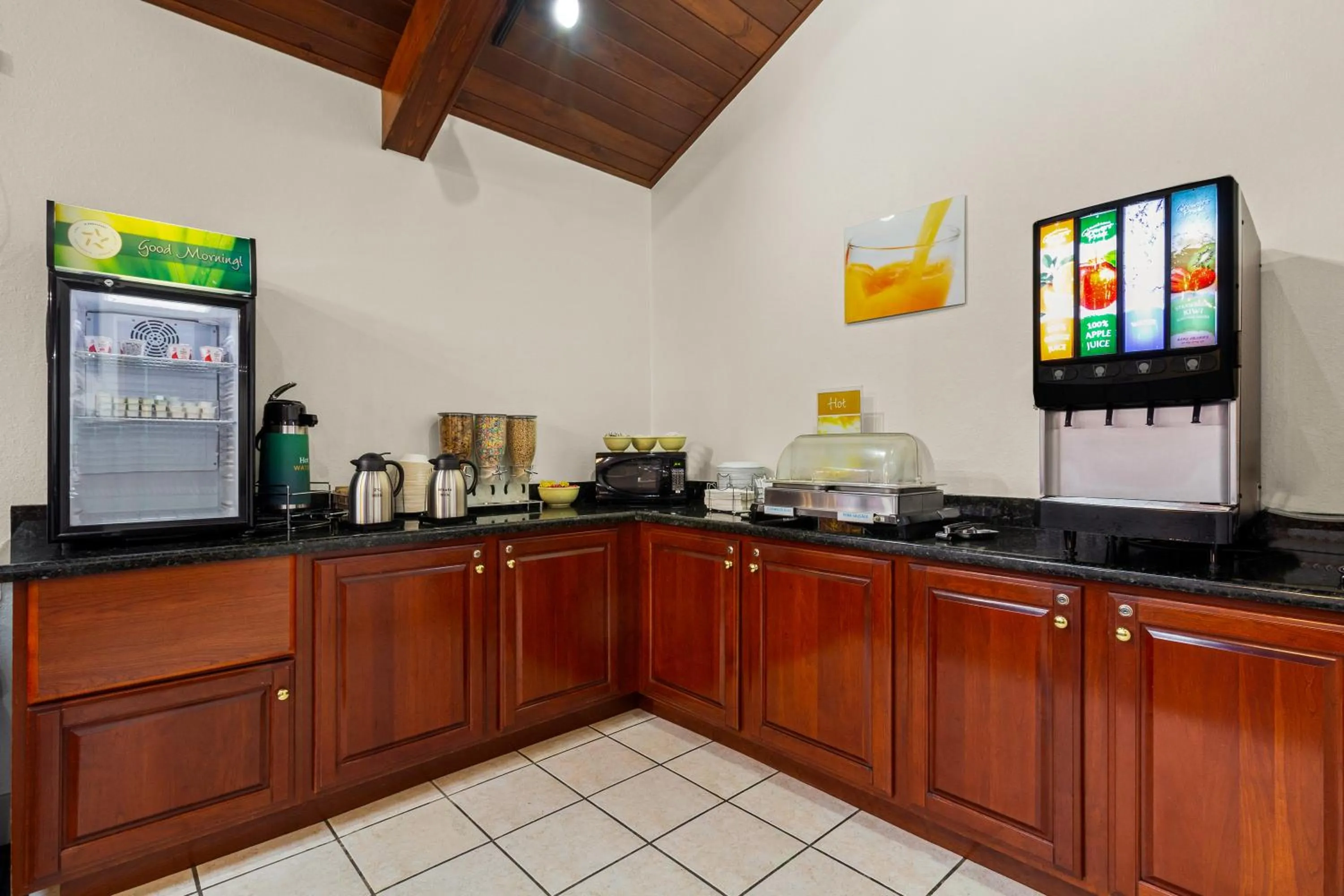 Buffet breakfast in Suburban Studios