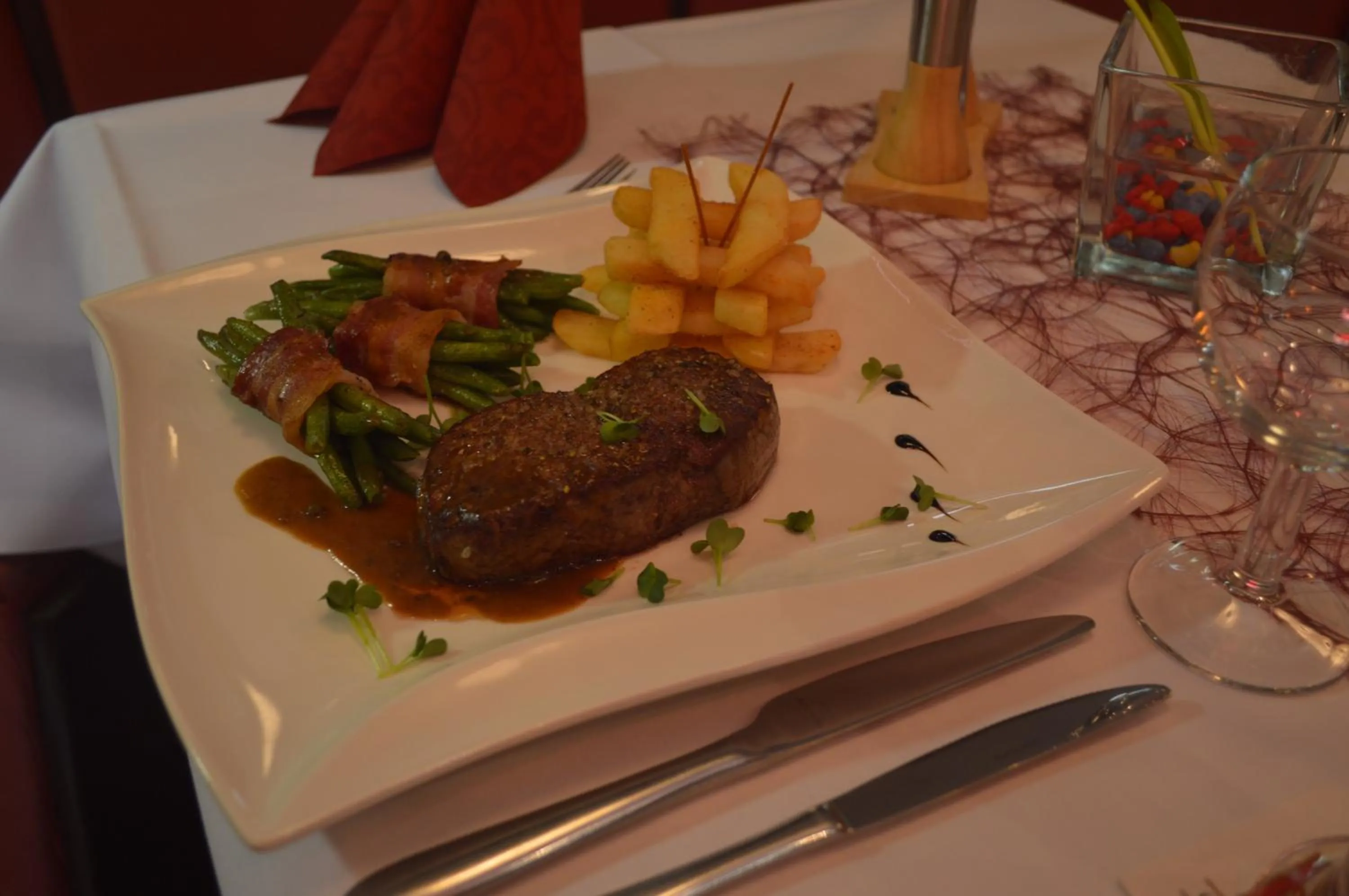 Restaurant/places to eat in Hotel Scirocco