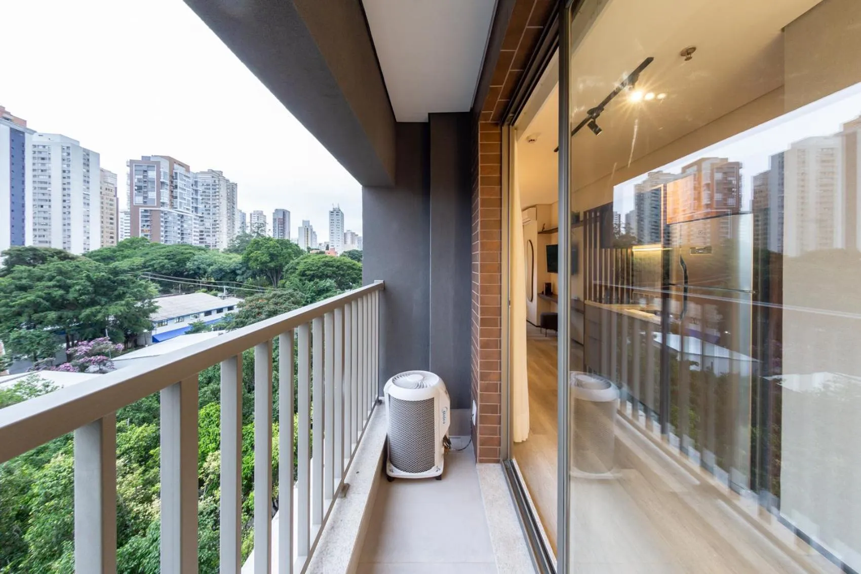 Day in Iconyc Charlie Ibirapuera Hotel