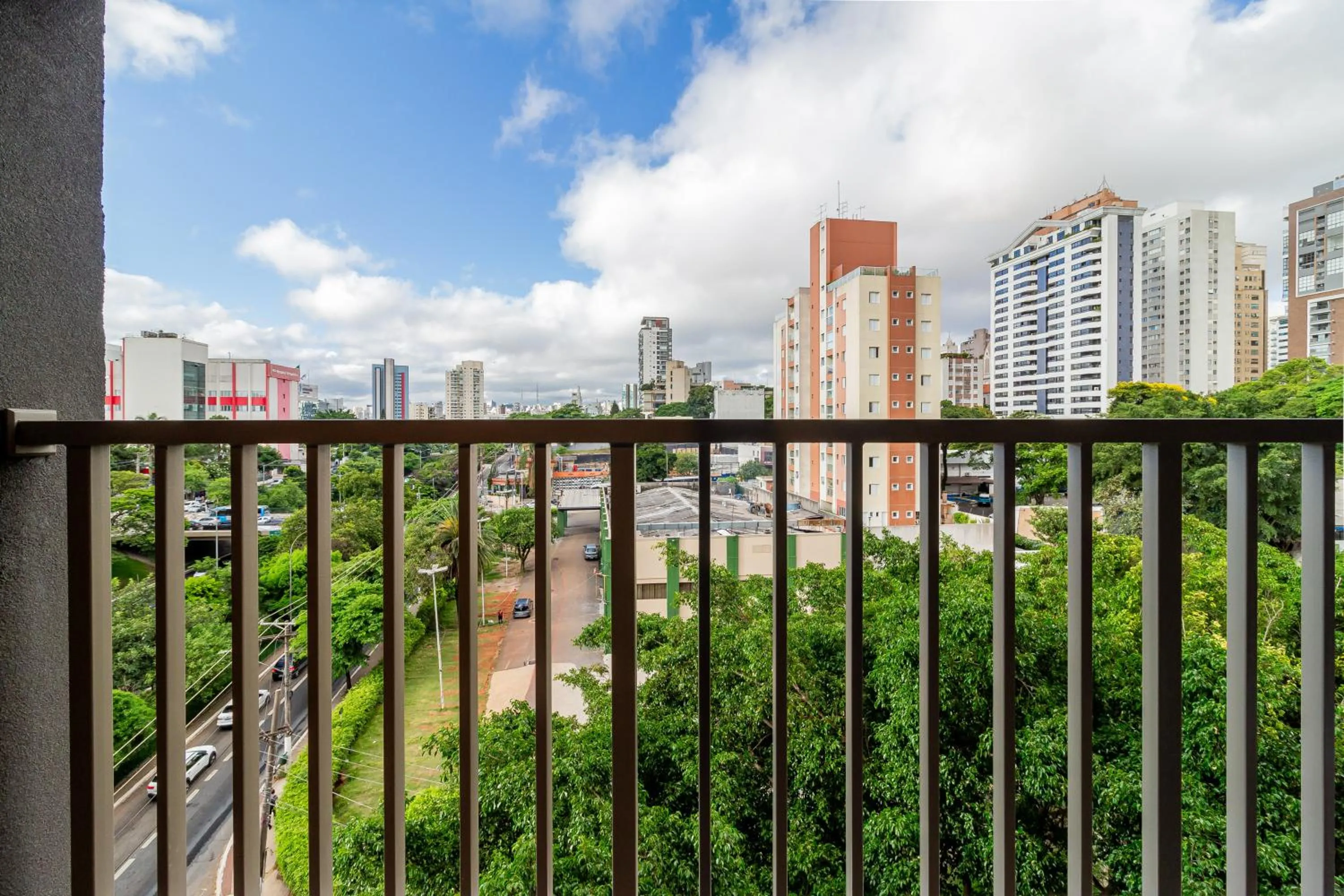 Day in Iconyc Charlie Ibirapuera Hotel