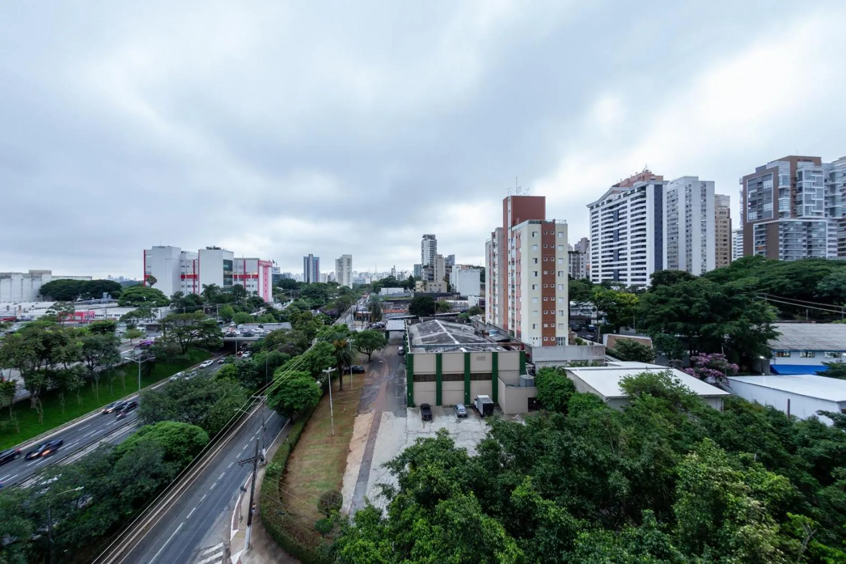 Day in Iconyc Charlie Ibirapuera Hotel