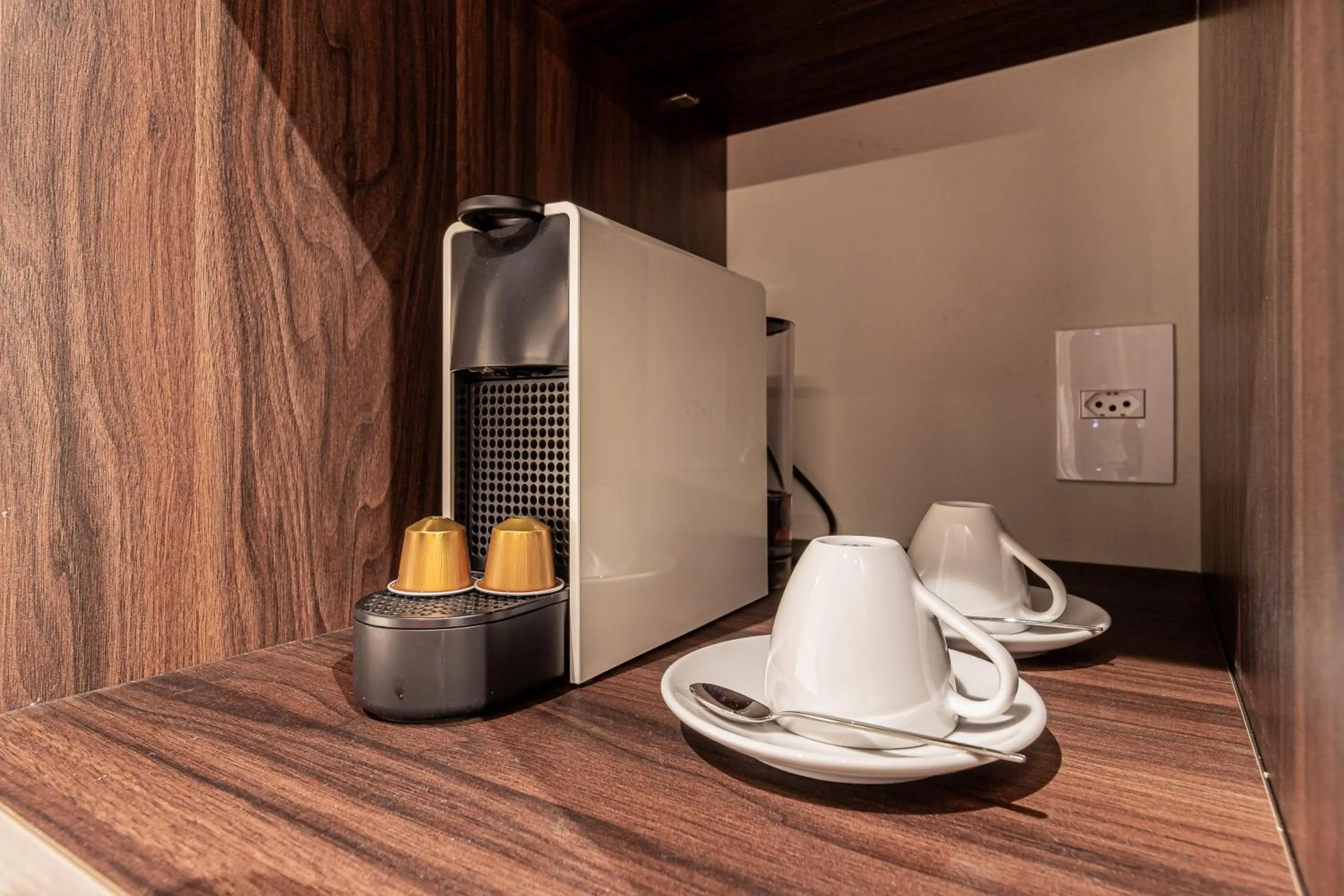 Coffee/tea facilities in Iconyc Charlie Ibirapuera Hotel