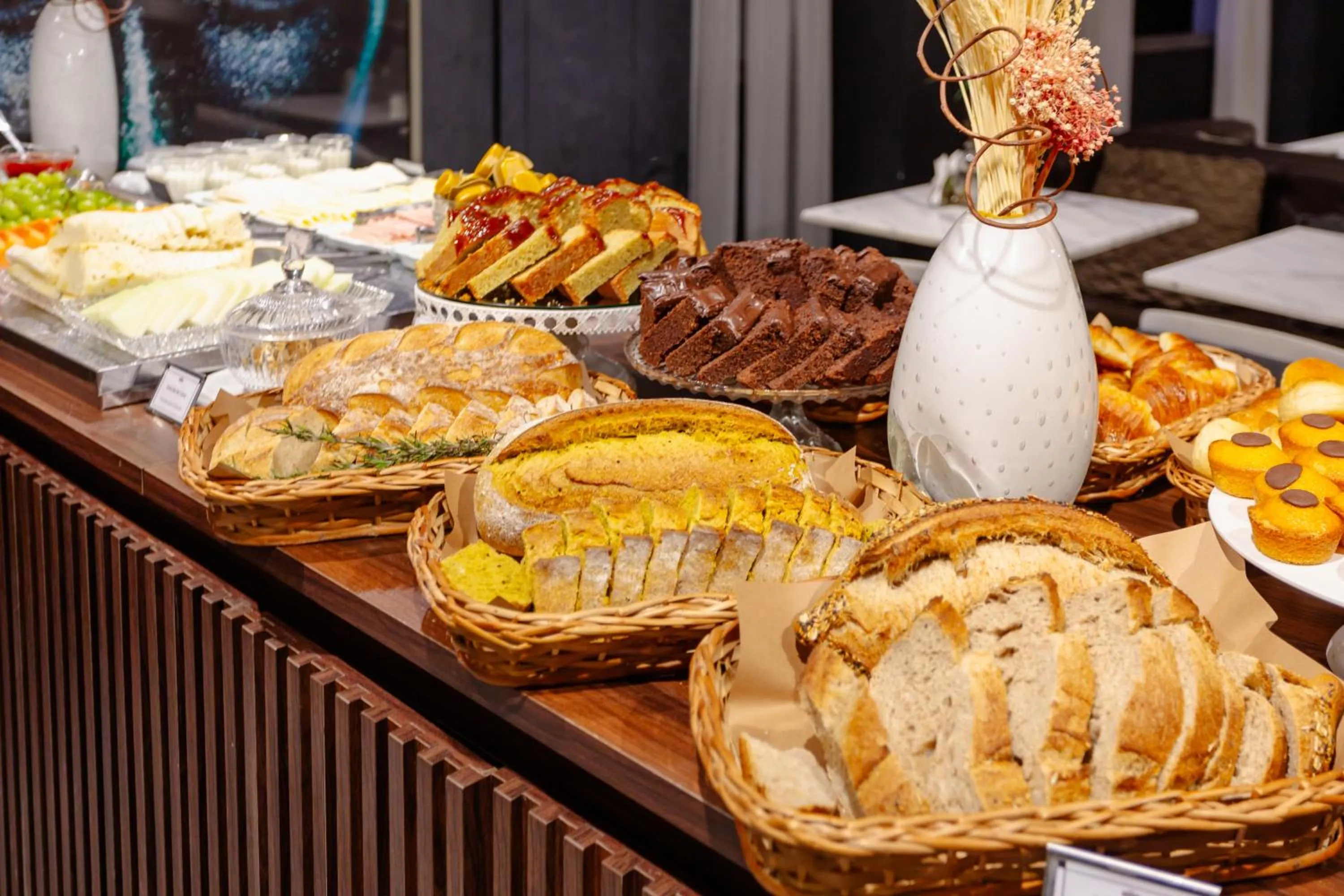 Food and drinks in Iconyc Charlie Ibirapuera Hotel