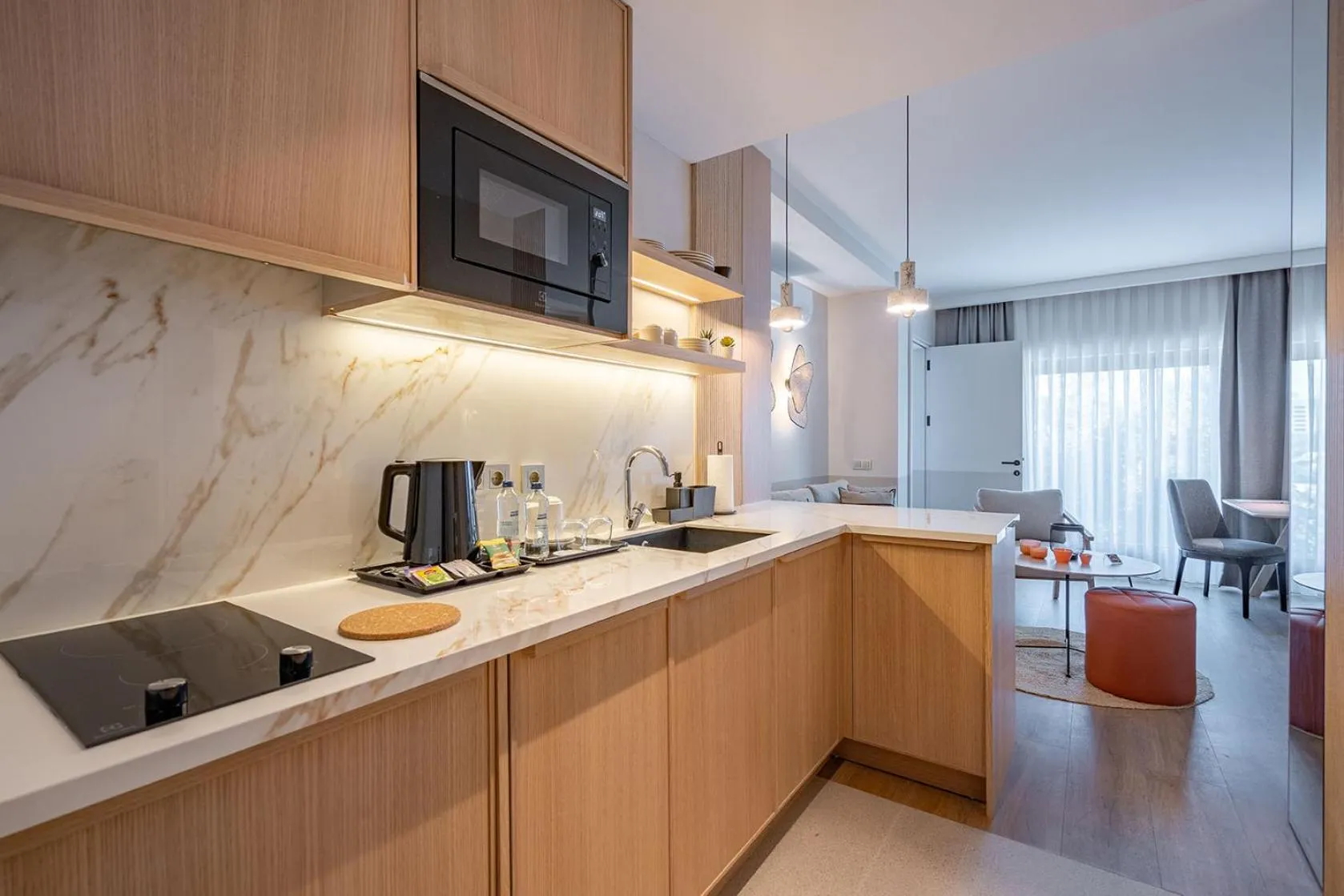 Oli Hotel and Suites