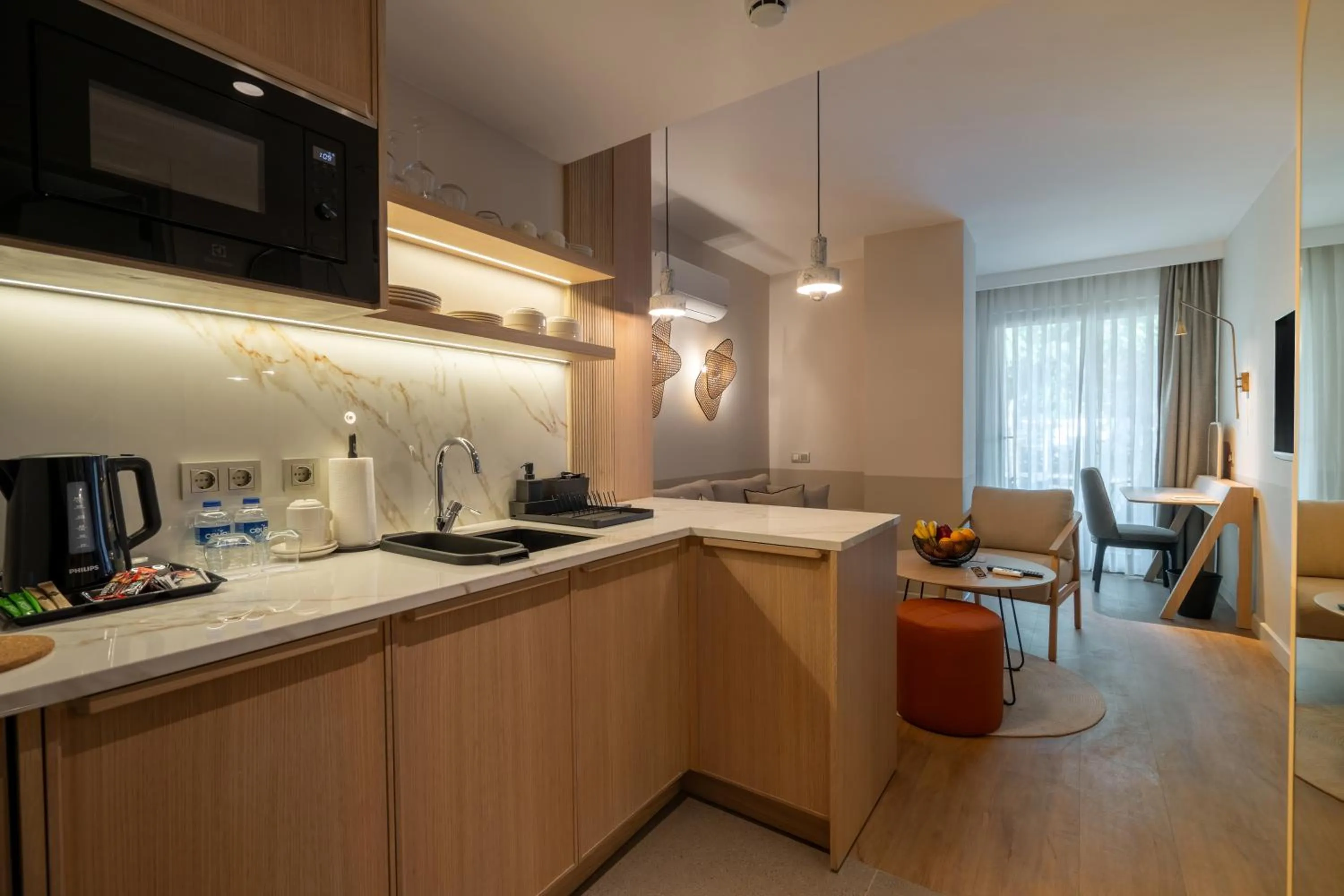 Oli Hotel and Suites