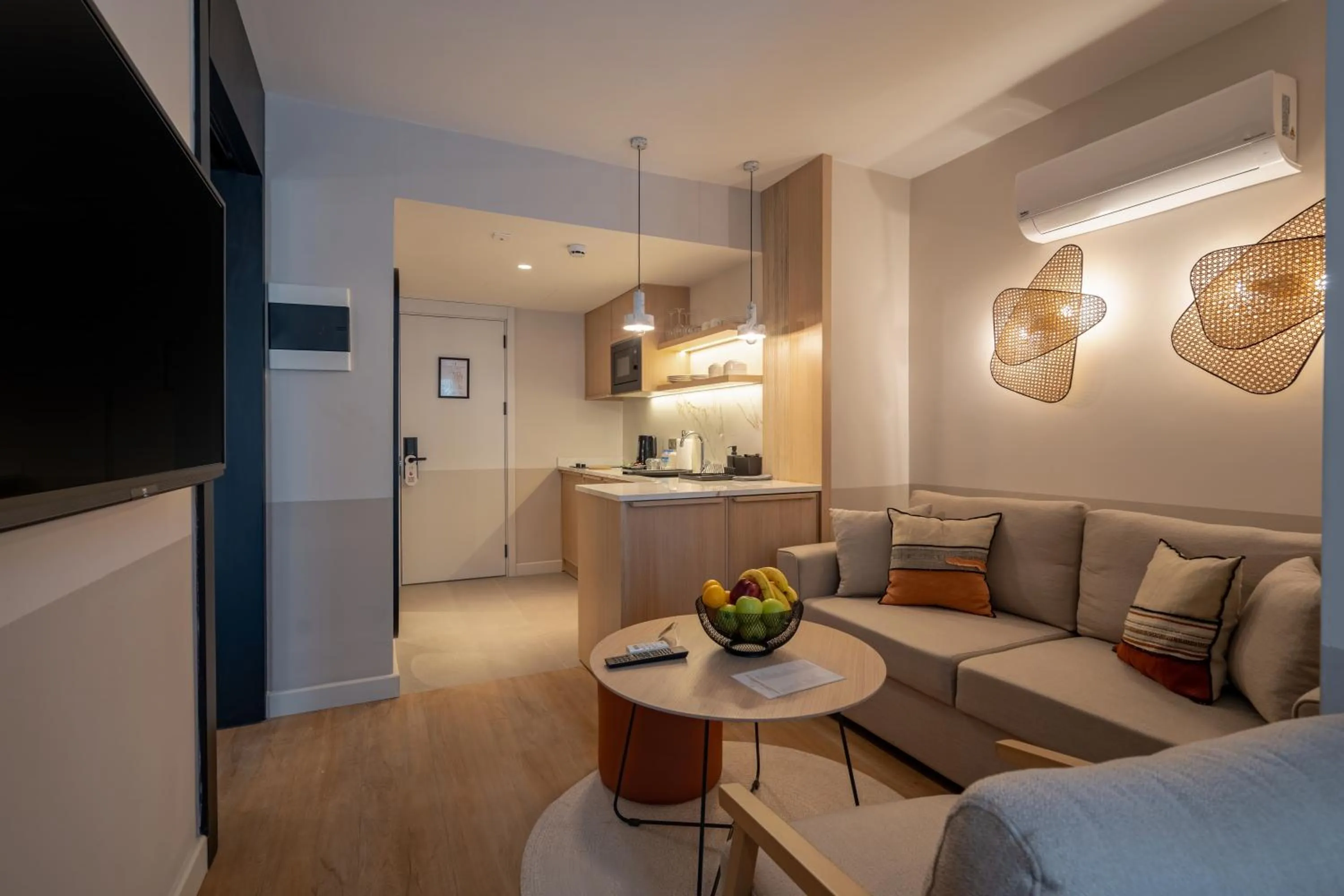 Oli Hotel and Suites