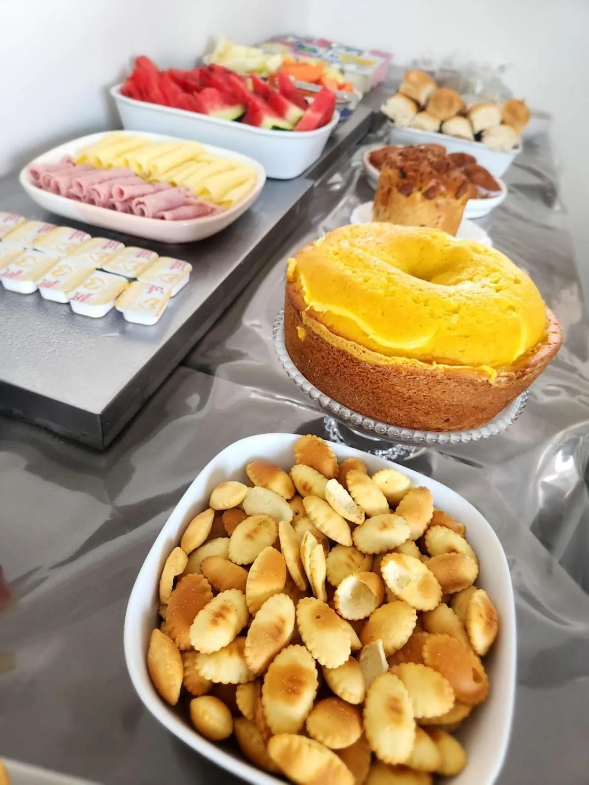 Buffet breakfast in Pousada BOB Suítes